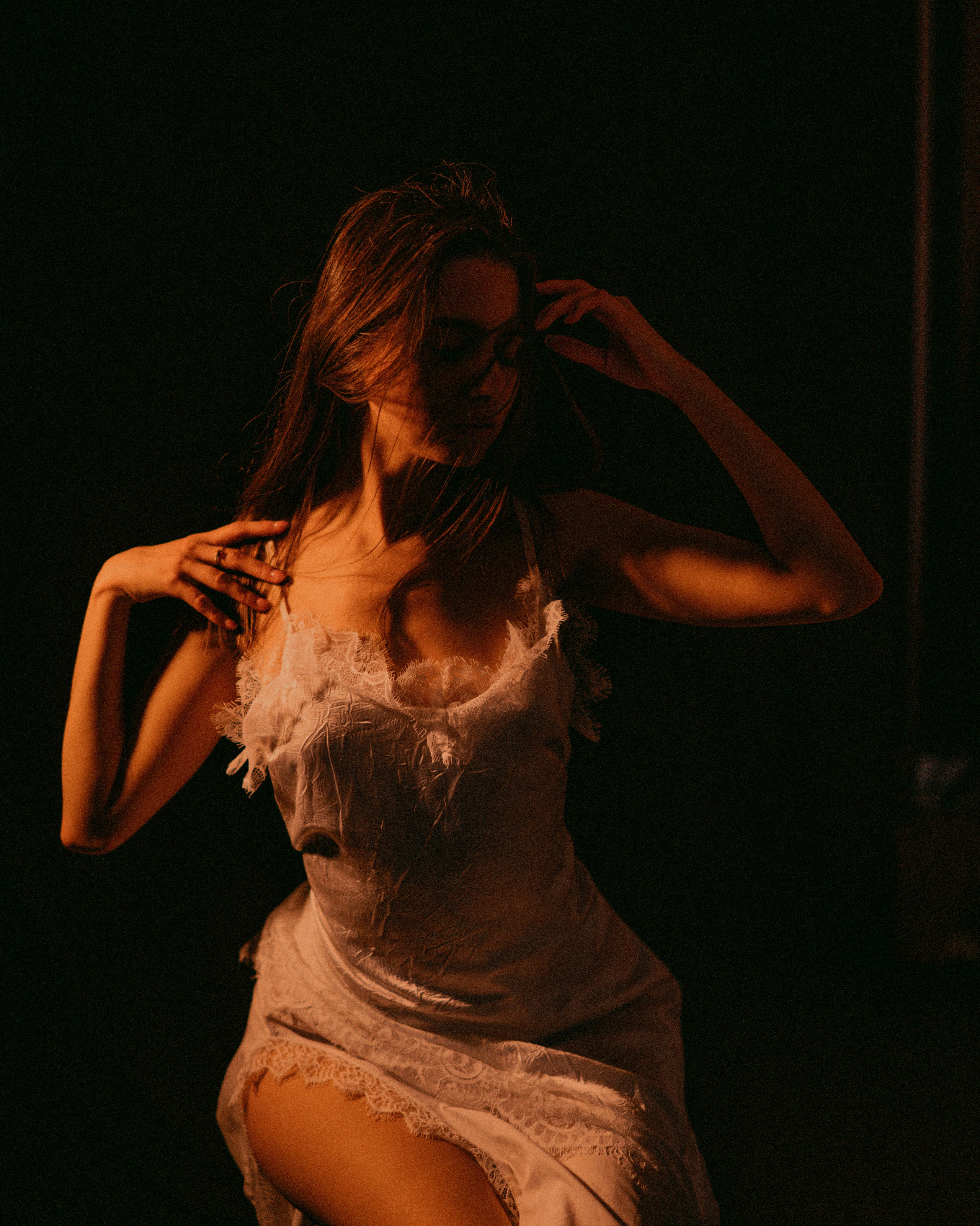 Лиза. Женский фотограф. Создатель украшений ручной работы. Модель
