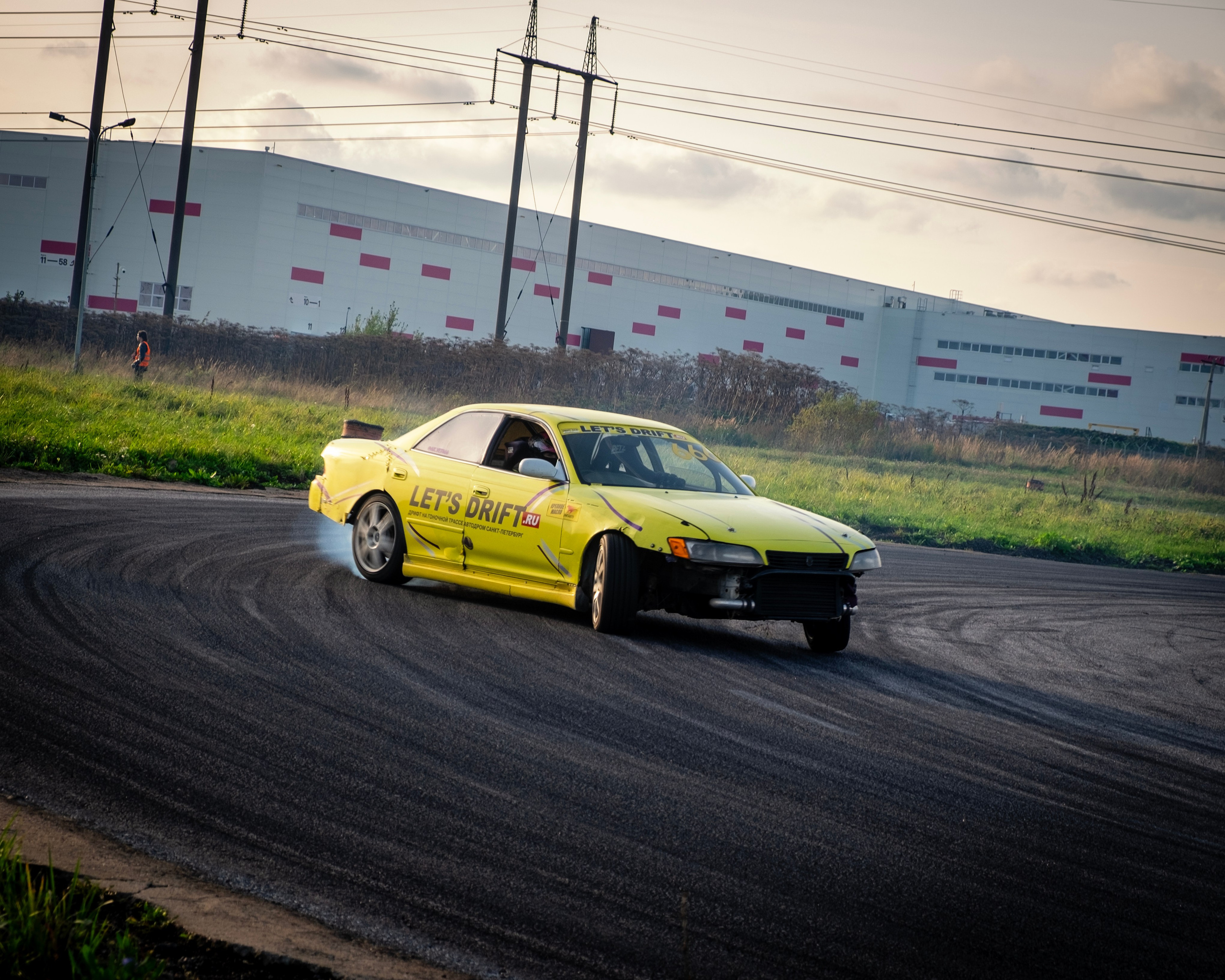 AUTODROM FEST 21.09.25. Автомобильные фотографии и рисунки в Санкт-Петербурги Пашков Дмитрий