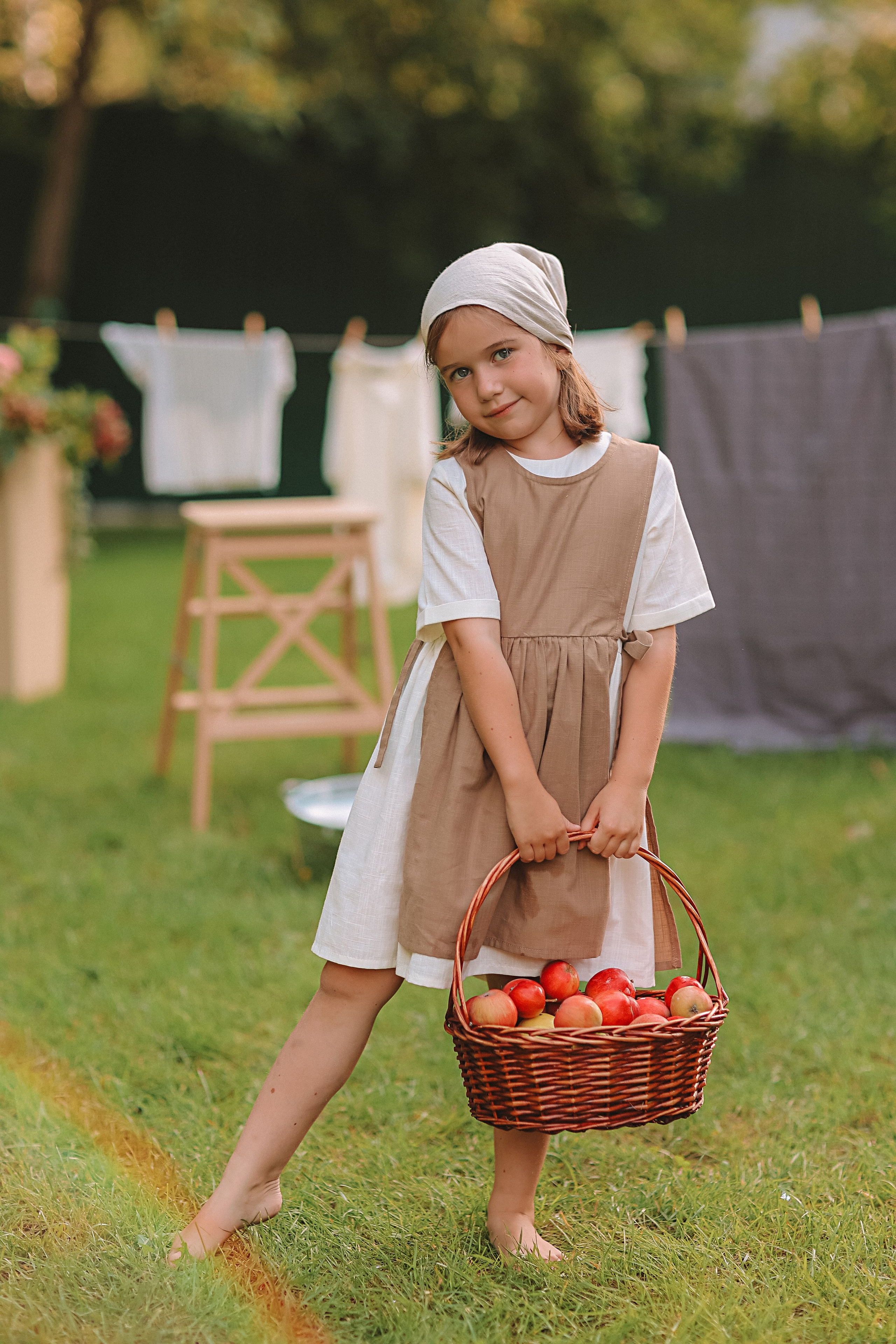 Стирка у дома. Семейный фотограф Тюмень, фотограф на роды Салмина Мария