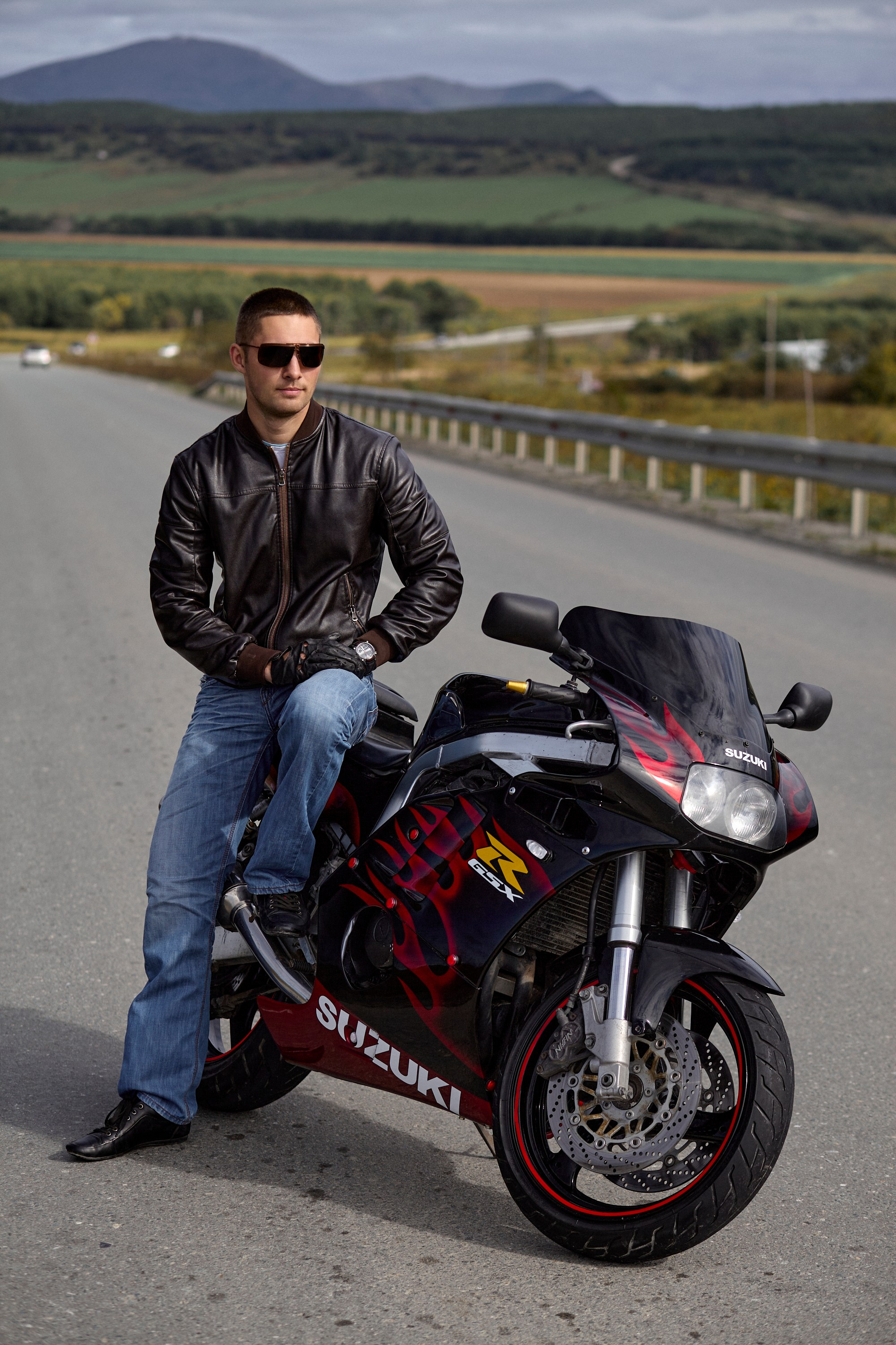 Парень, девушка, байк. Фотограф Андрей Серенков