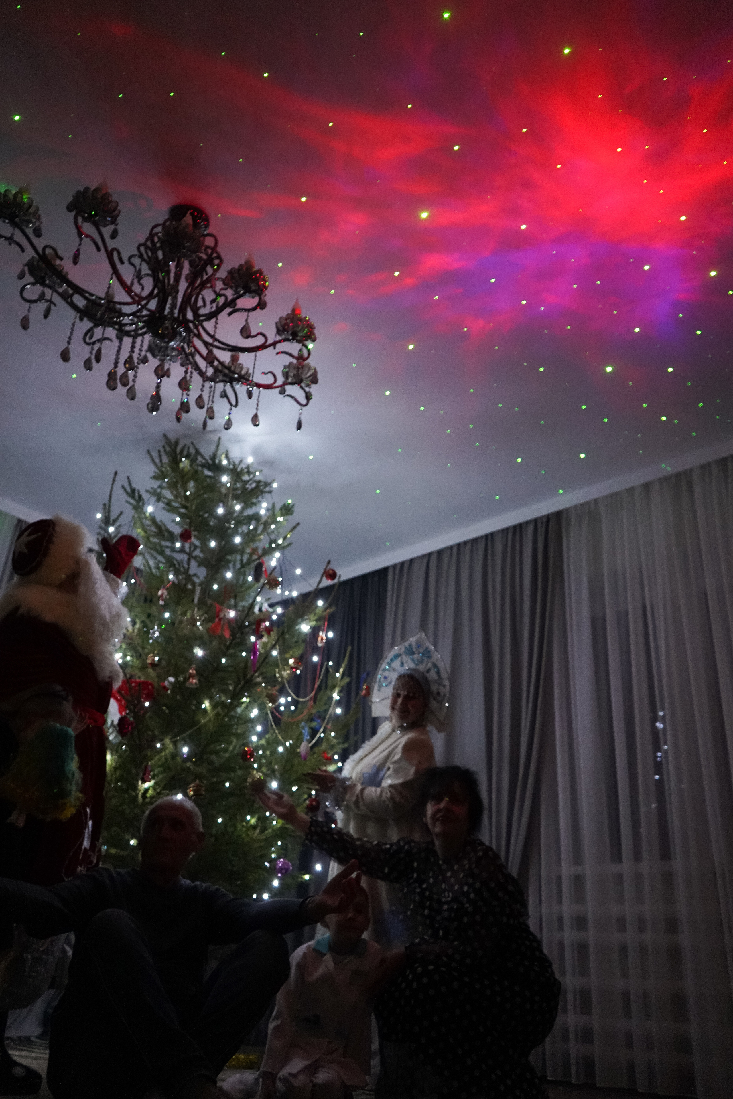 Поздравление Дедушки мороза и Снегурочки. Фотограф в Сочи Марина Барс