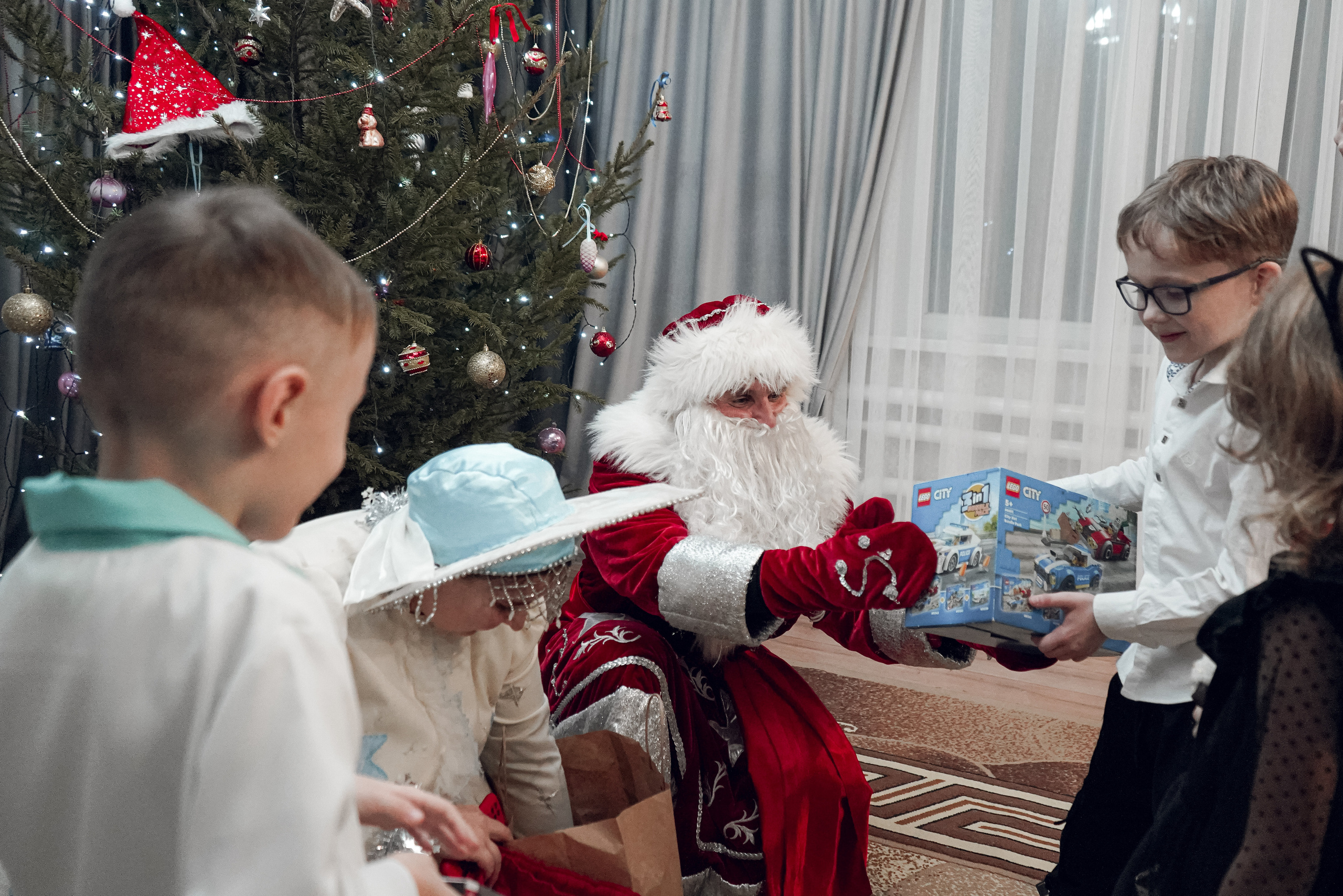 Поздравление Дедушки мороза и Снегурочки. Фотограф в Сочи Марина Барс