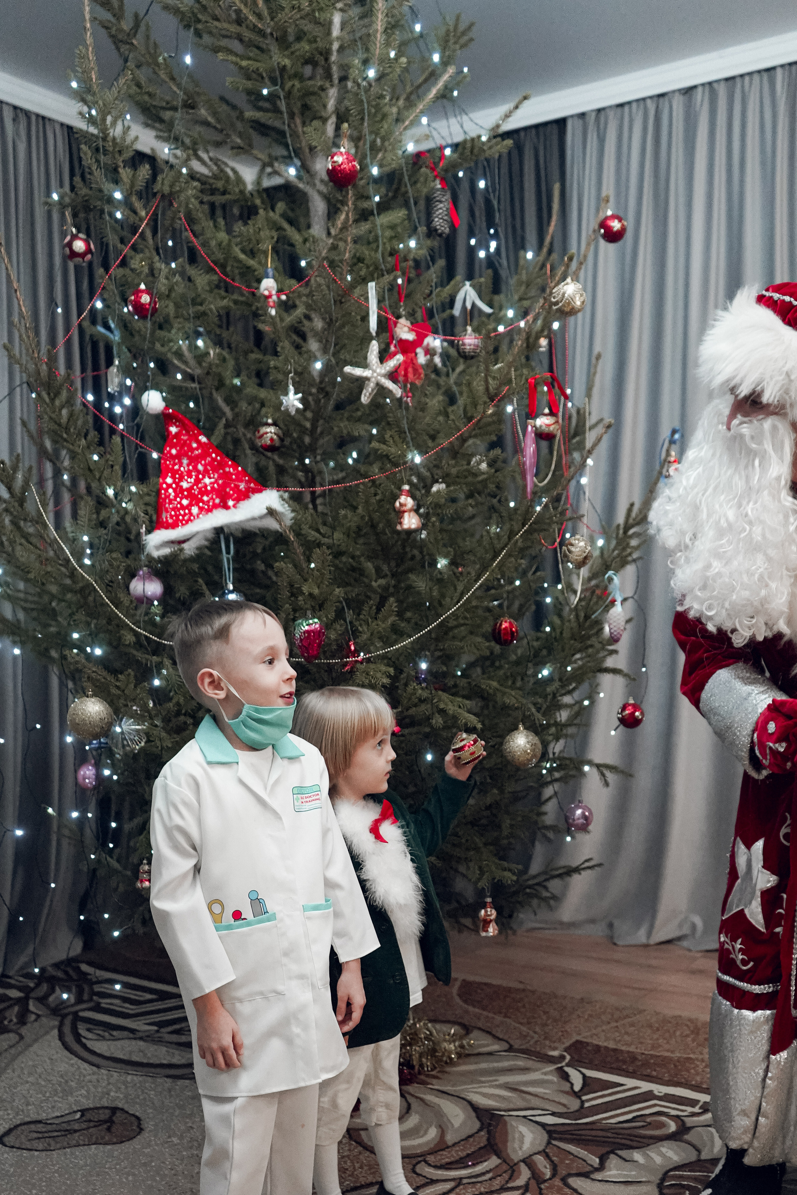 Поздравление Дедушки мороза и Снегурочки. Фотограф в Сочи Марина Барс
