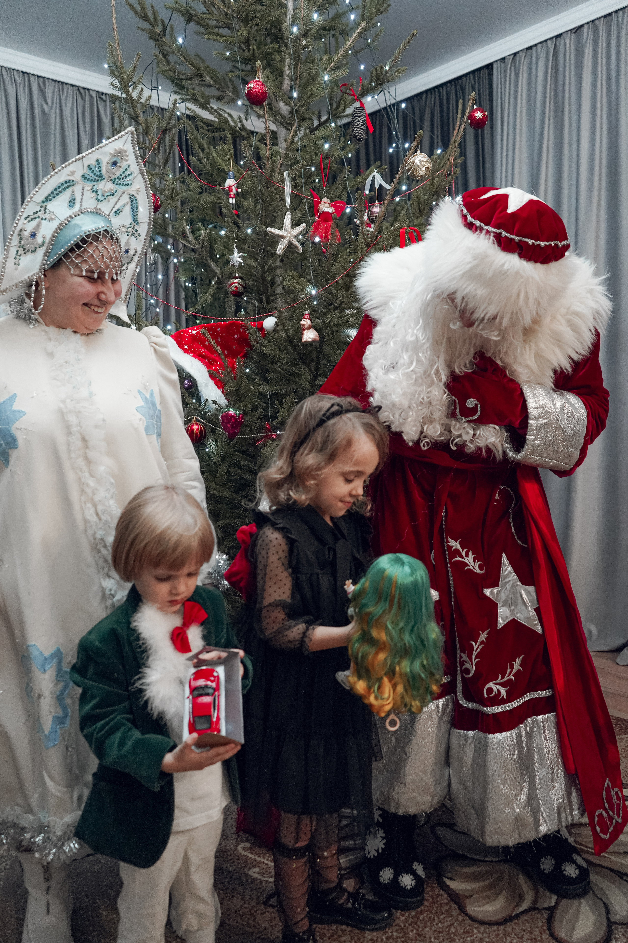 Поздравление Дедушки мороза и Снегурочки. Фотограф в Сочи Марина Барс