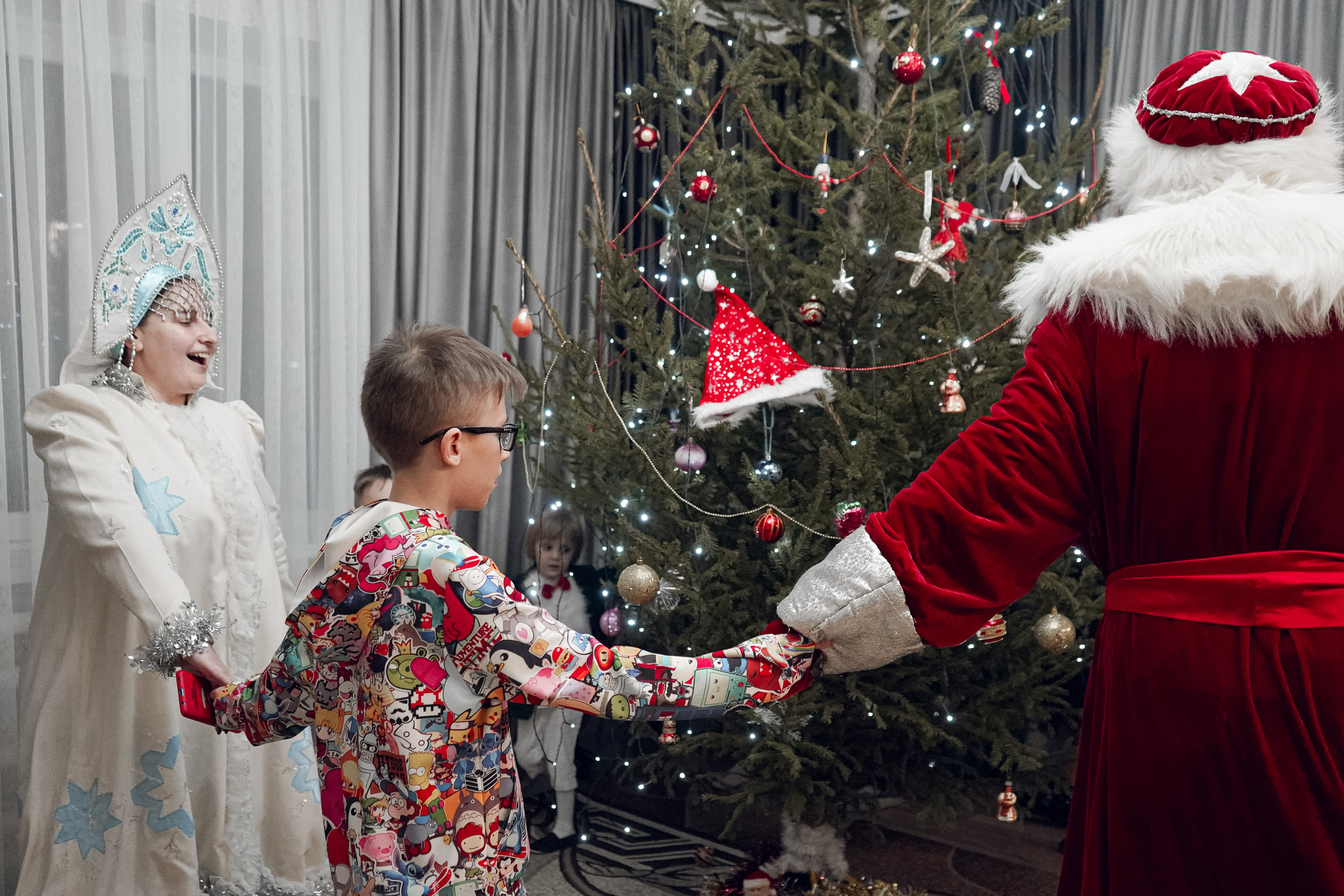 Поздравление Дедушки мороза и Снегурочки. Фотограф в Сочи Марина Барс