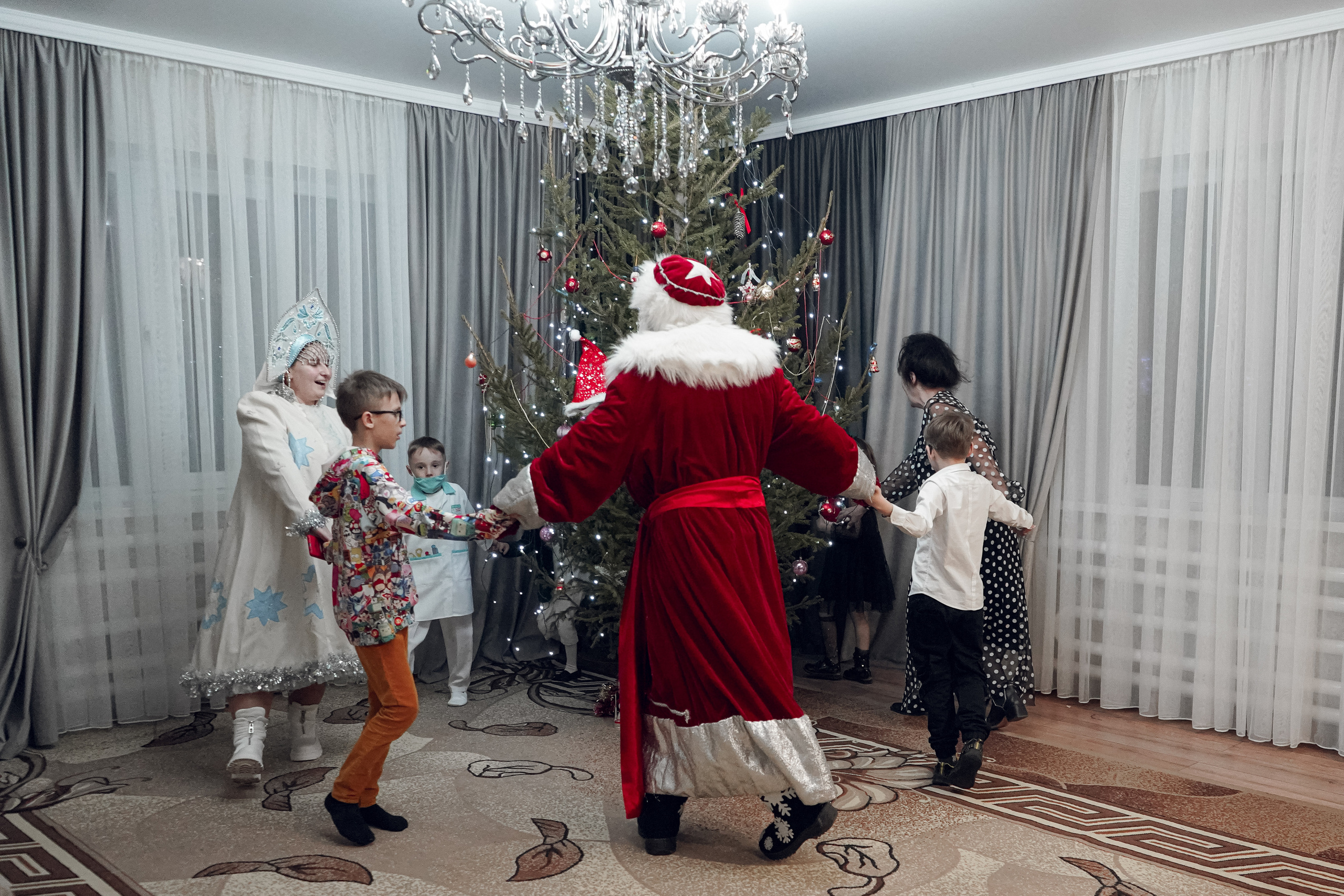 Поздравление Дедушки мороза и Снегурочки. Фотограф в Сочи Марина Барс