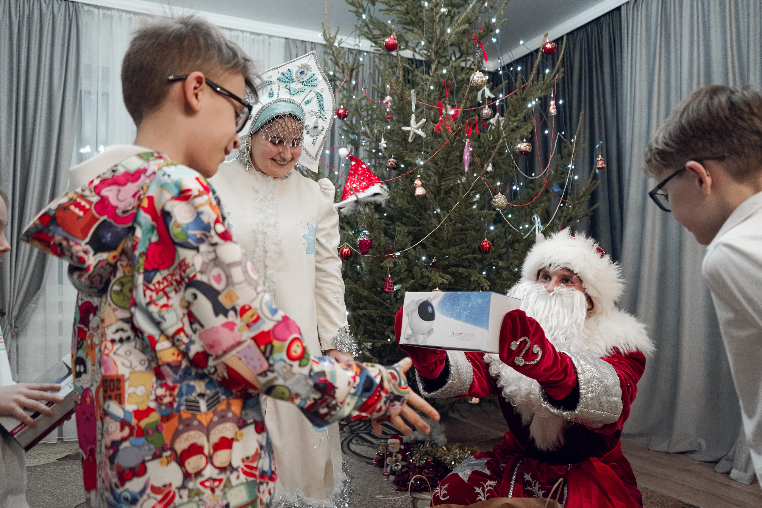 Поздравление Дедушки мороза и Снегурочки. Фотограф в Сочи Марина Барс