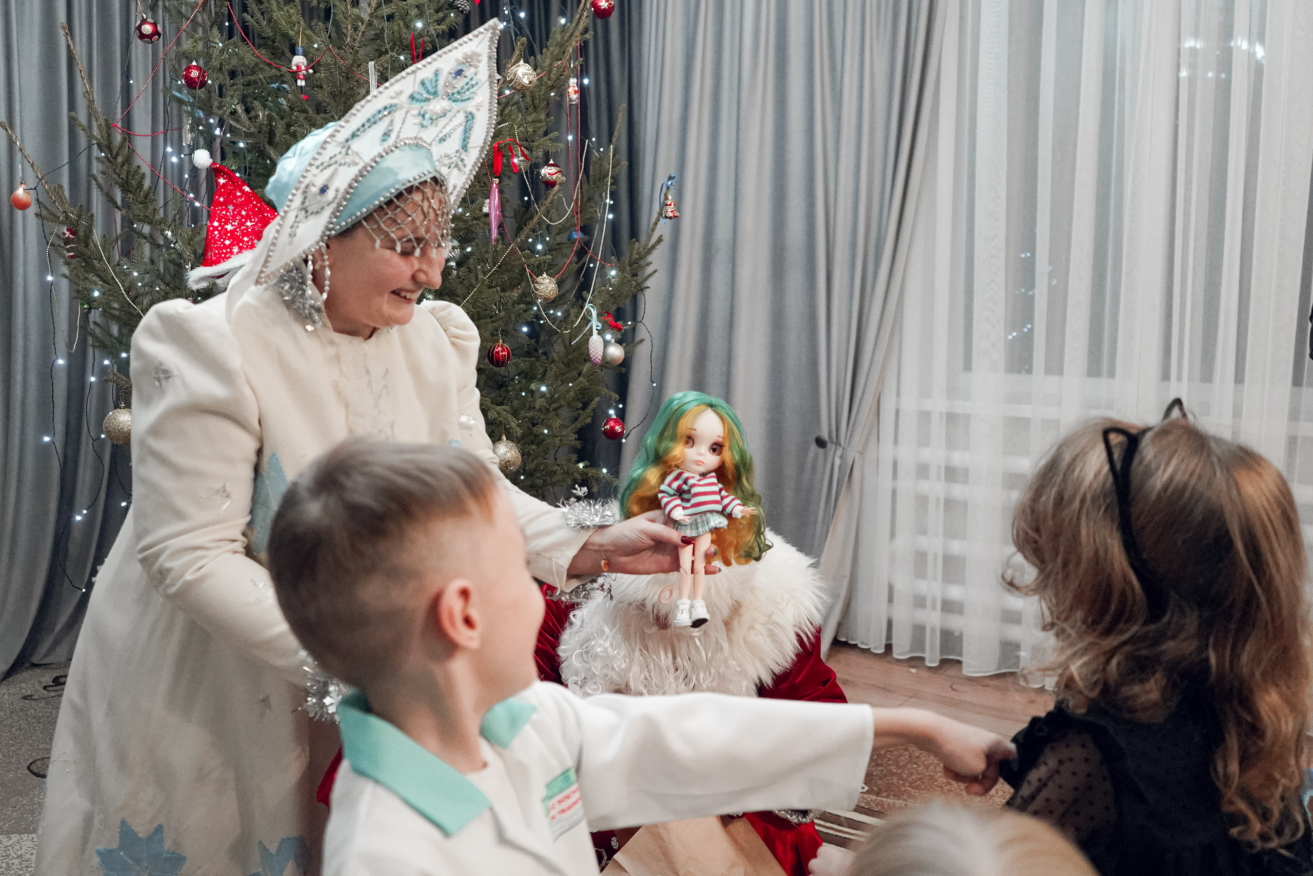 Поздравление Дедушки мороза и Снегурочки. Фотограф в Сочи Марина Барс