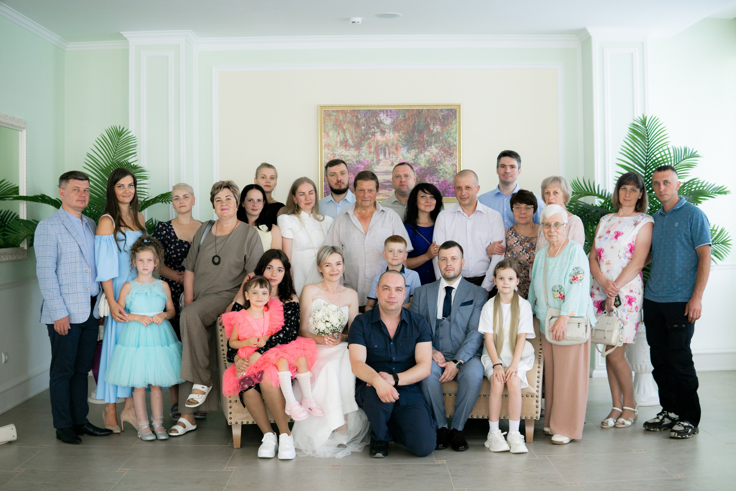 Свадебные фотосессии во дворцах и ЗАГСах Санкт- Петербурга. Свадебный фотограф Александр Невский в Санкт-Петербурге