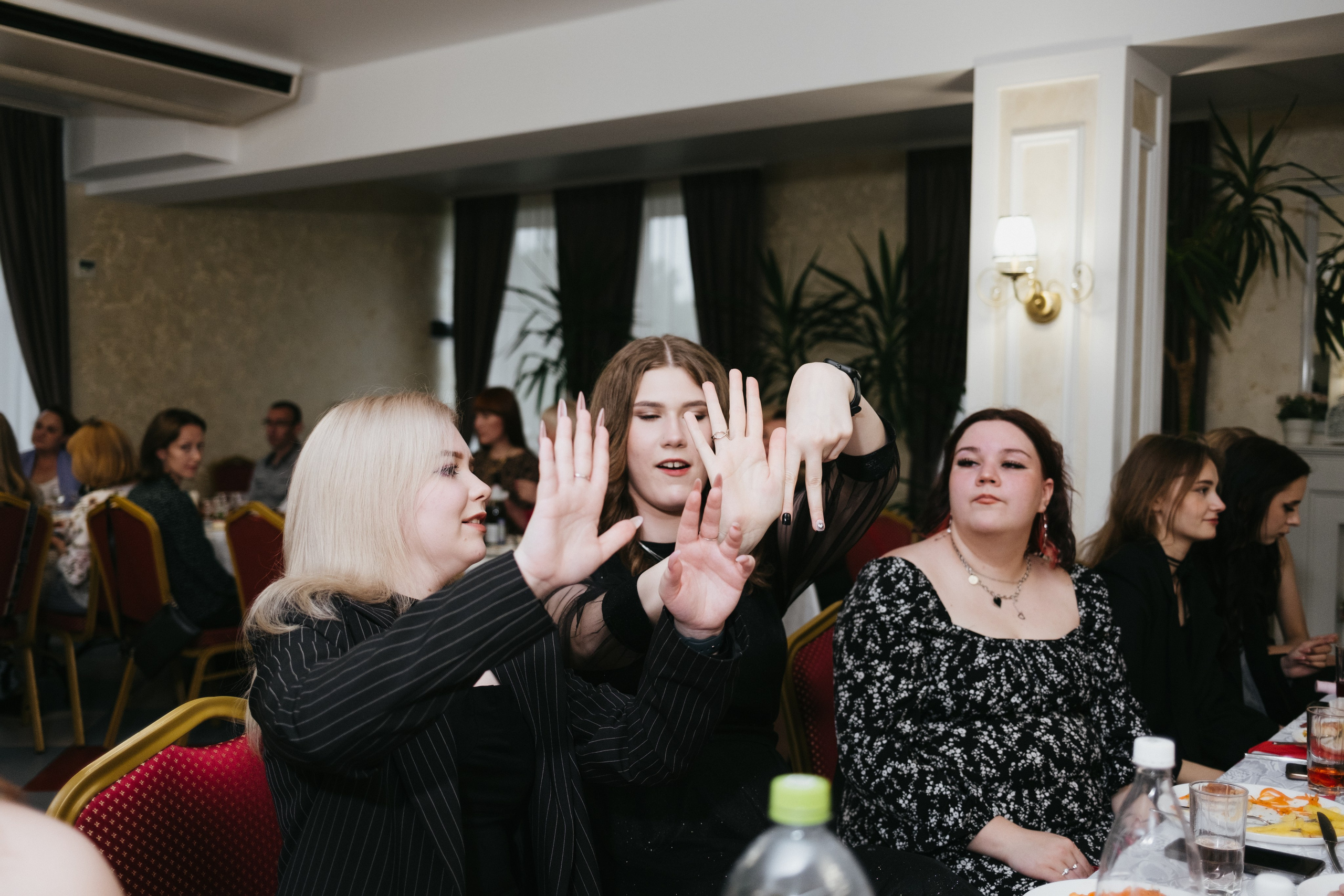 Выпускной 11 класс школы № 30. Свадебный и репортажной фотограф Денис Ожигин в Краснодаре и Краснодарском крае