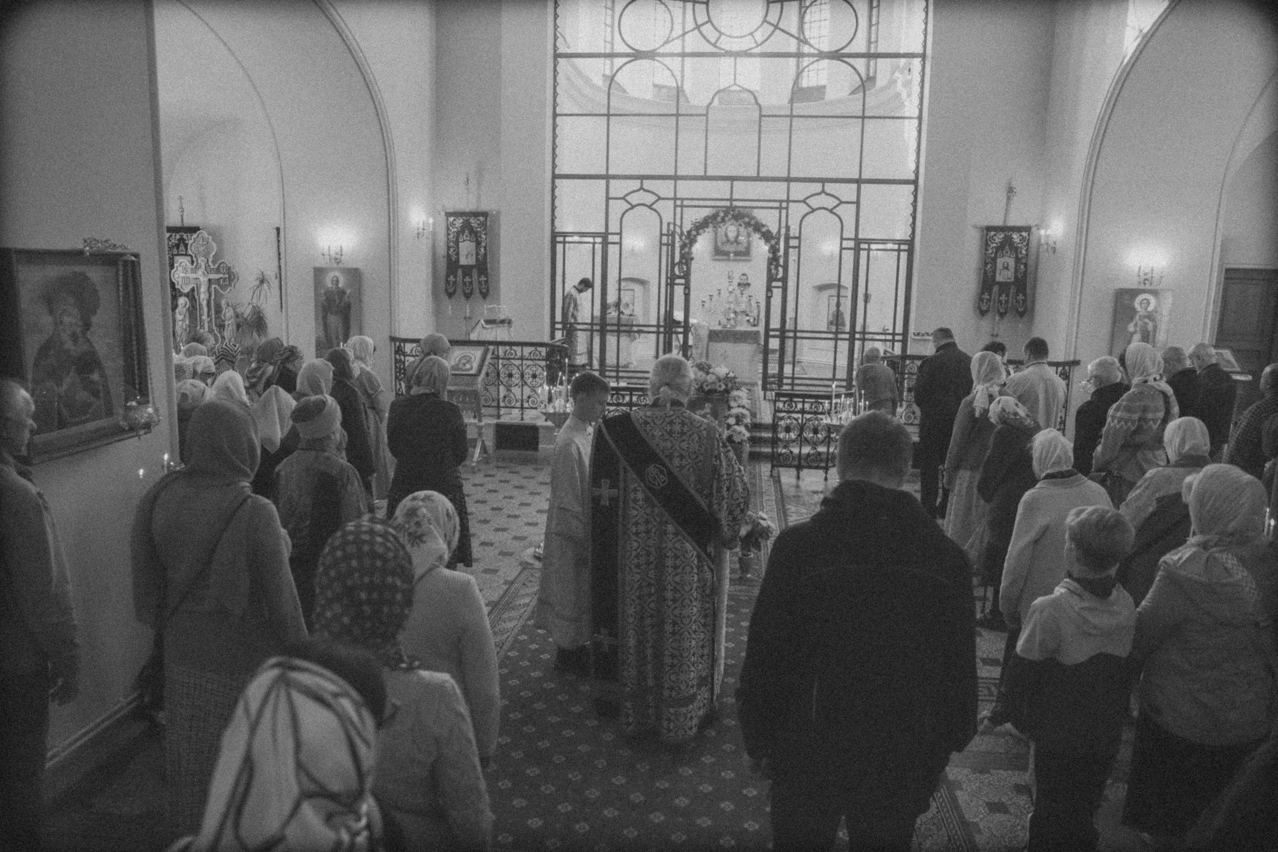 Служба в церкви