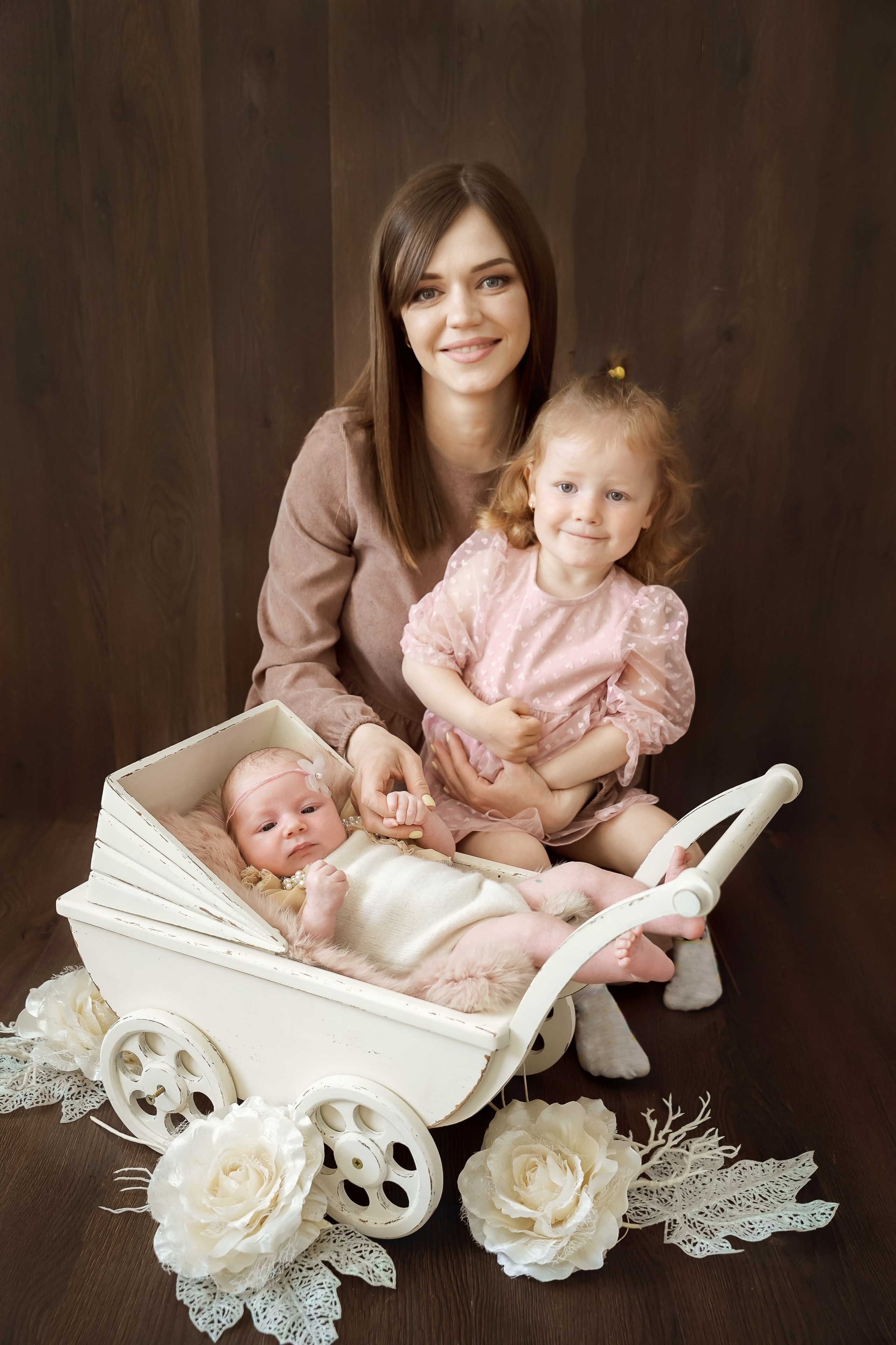 СЪЕМКА НОВОРОЖДЕННОГО С РОДИТЕЛЯМИ. Фотограф в Ялте Инна Найден. Детский и семейный фотограф