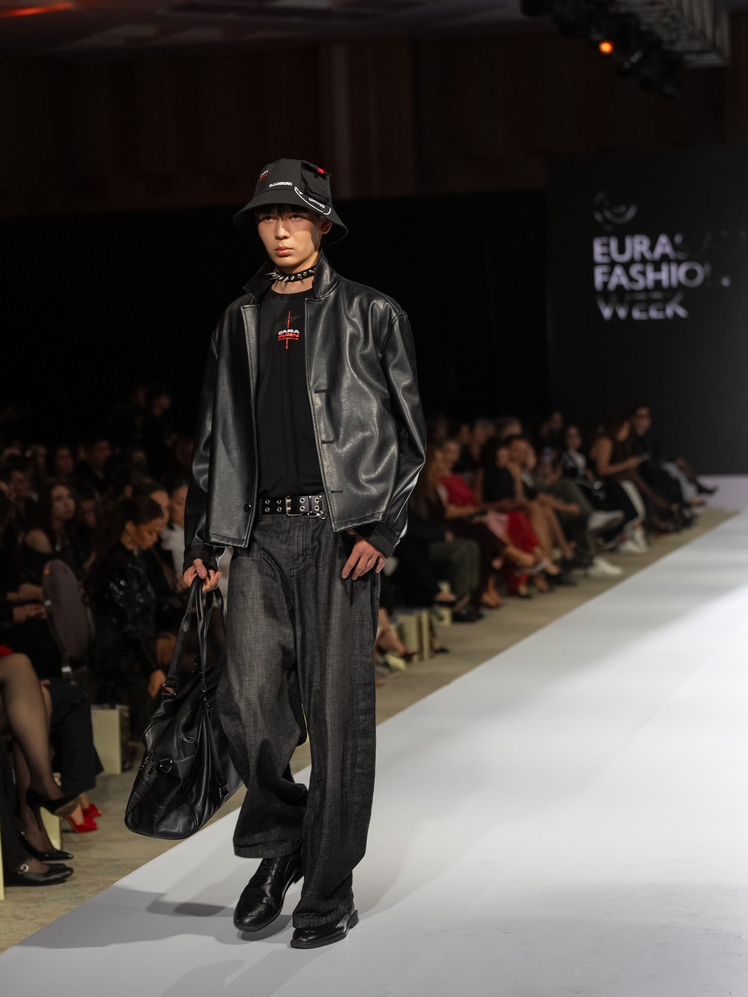 EURASIAN FASHION WEEK BlackBurn. Сайт Алматинского НЮ АРТ, будуар и фэшн фотографа Дениса Карпенко