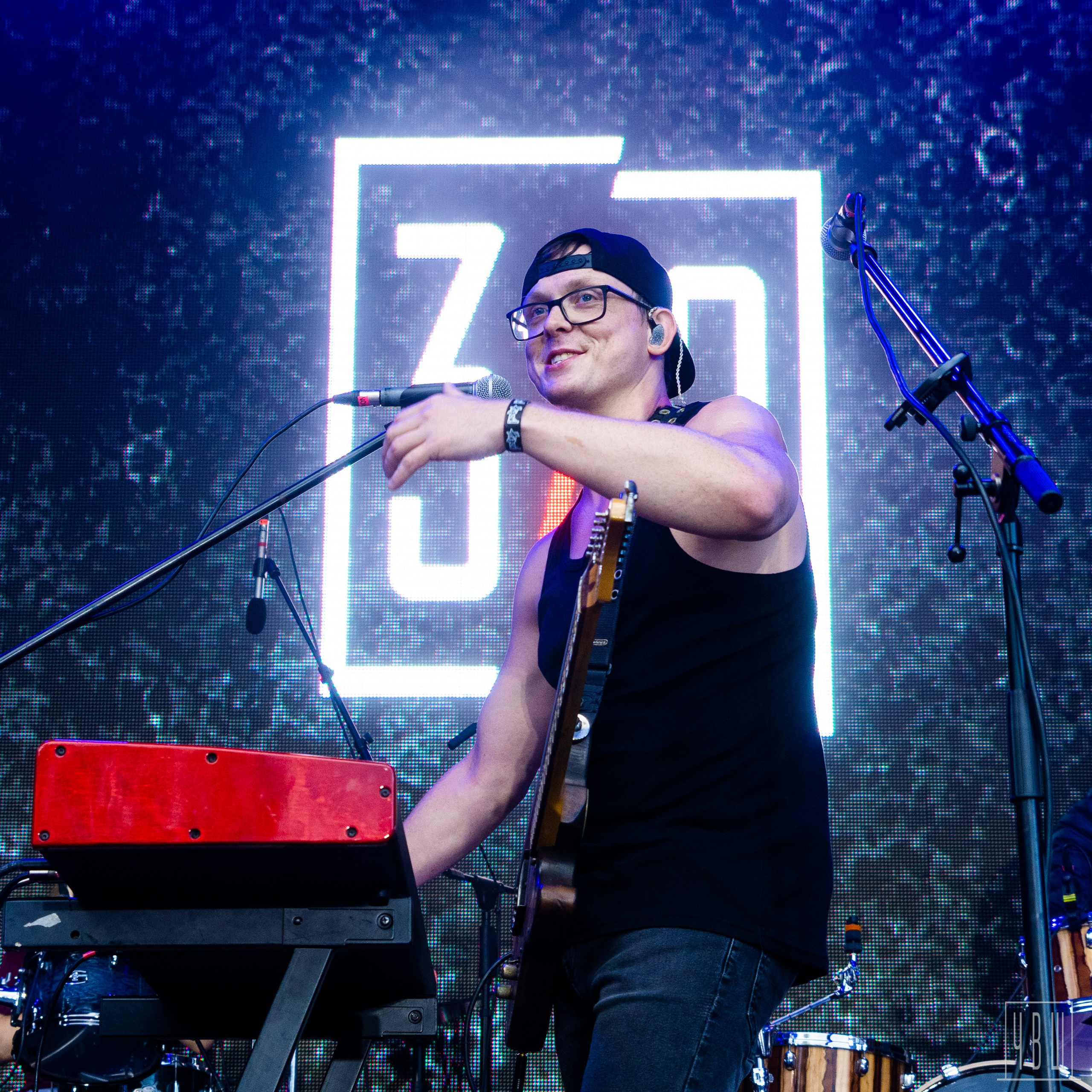 Живой! 2025, День Первый. Человек в Шляпе