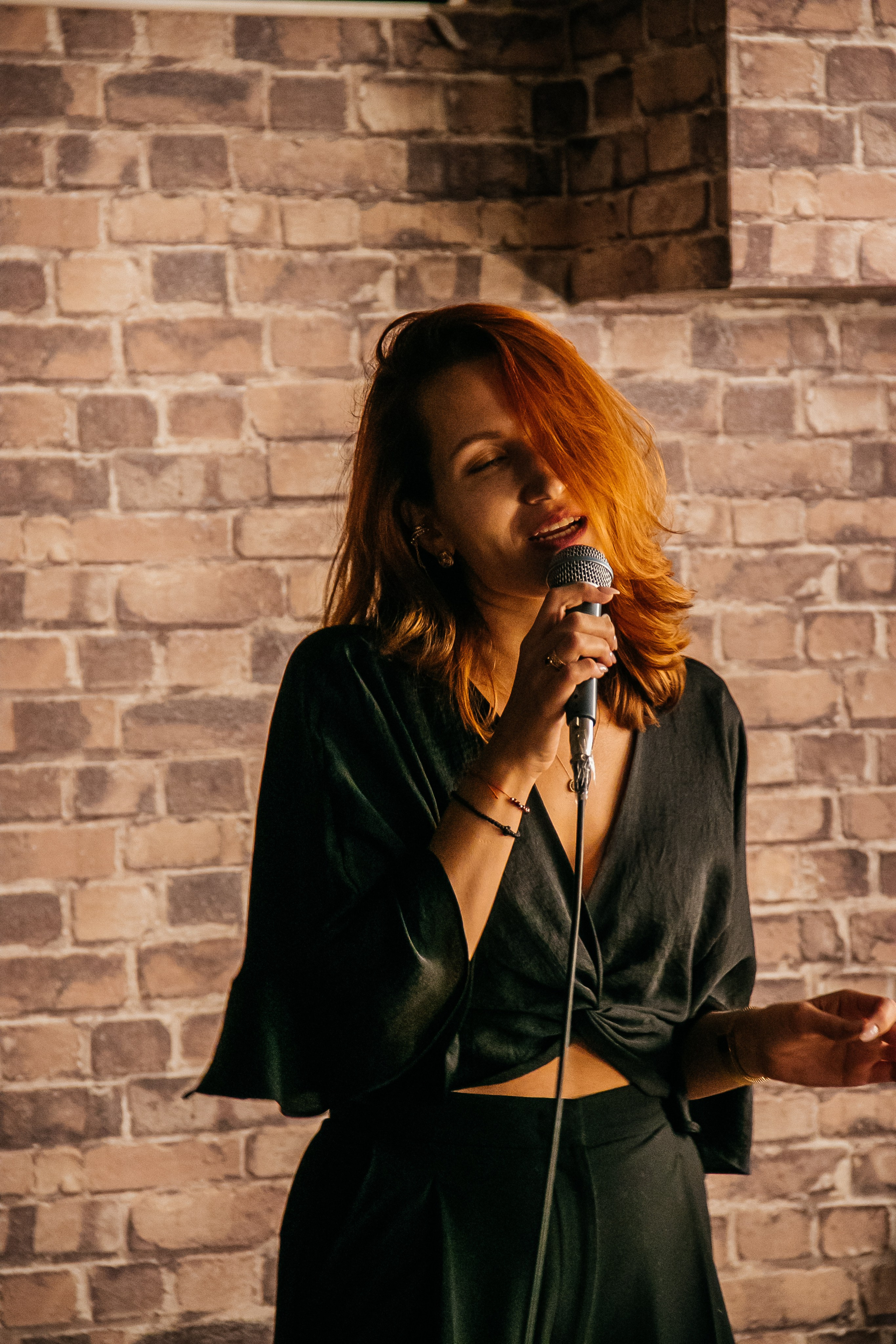 Отчетный концерт студентов вокального тренера Ксении Юрецкой 21.10.2023. Свадебный и семейный фотограф в Нижневартовске Татьяна Мартынова