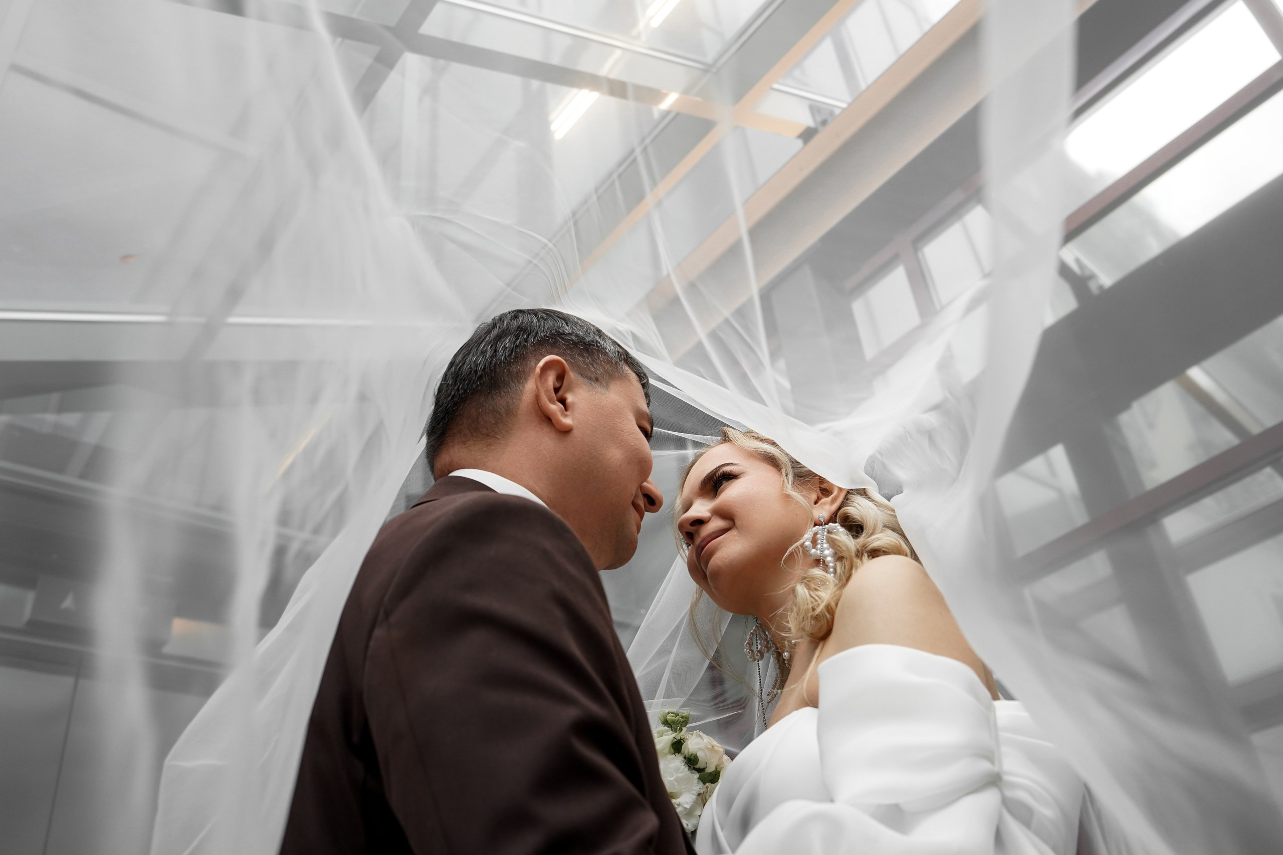 Свадебная фотосессия «4 часа». Отель Резиденция в Ростове-на-Дону. Кадры молодоженов на природе. Фотосессия банкета 1 час. Свадебный фотограф в Ростове-на-Дону. Таинство Крещения и Венчания, семейные фотосессии. Алёна Чёботова