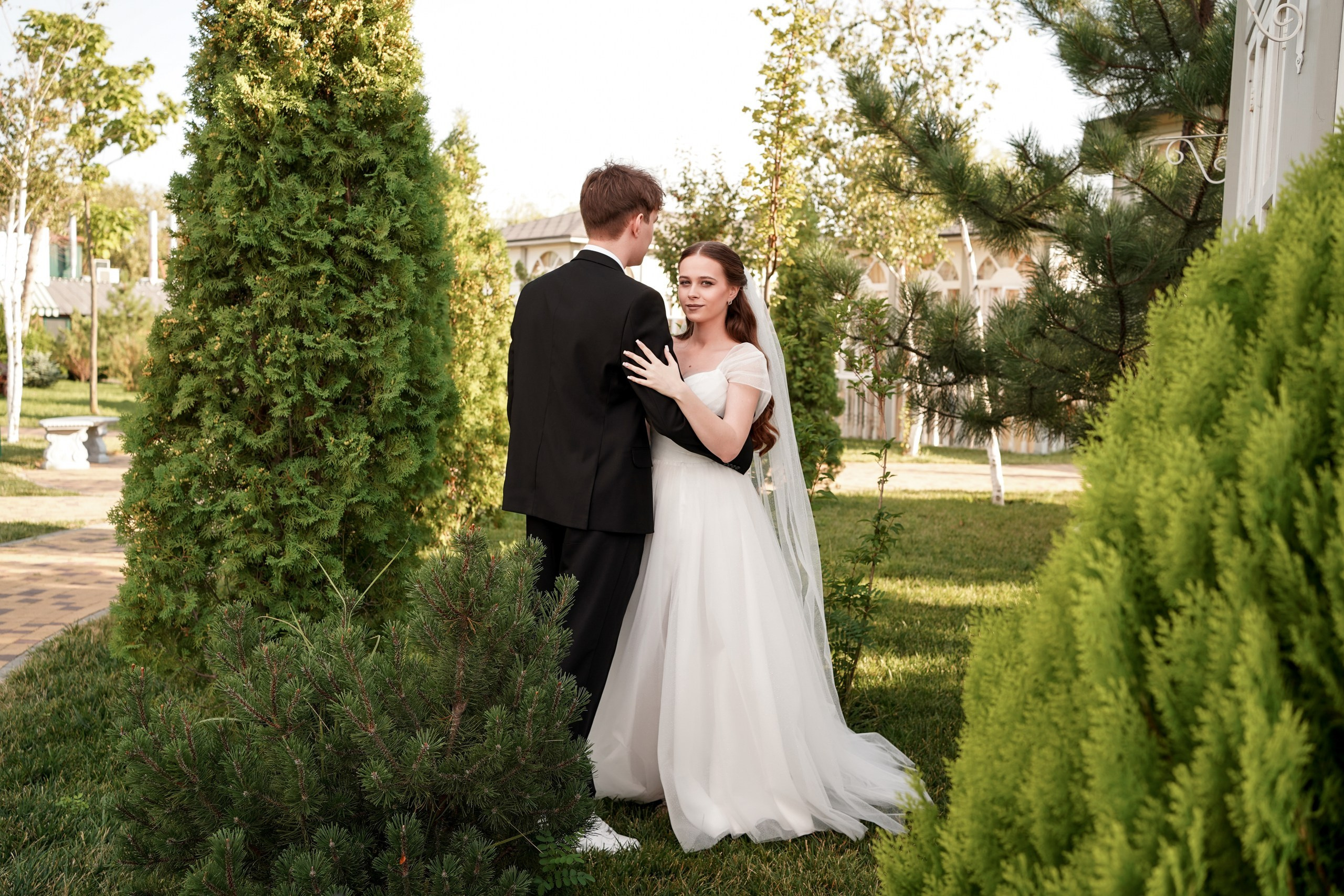 Свадебная фотосессия на территории ресторана «Донские Зори». Фотограф Алёна Чёботова. Свадебный фотограф в Ростове-на-Дону. Таинство Крещения и Венчания, семейные фотосессии. Алёна Чёботова