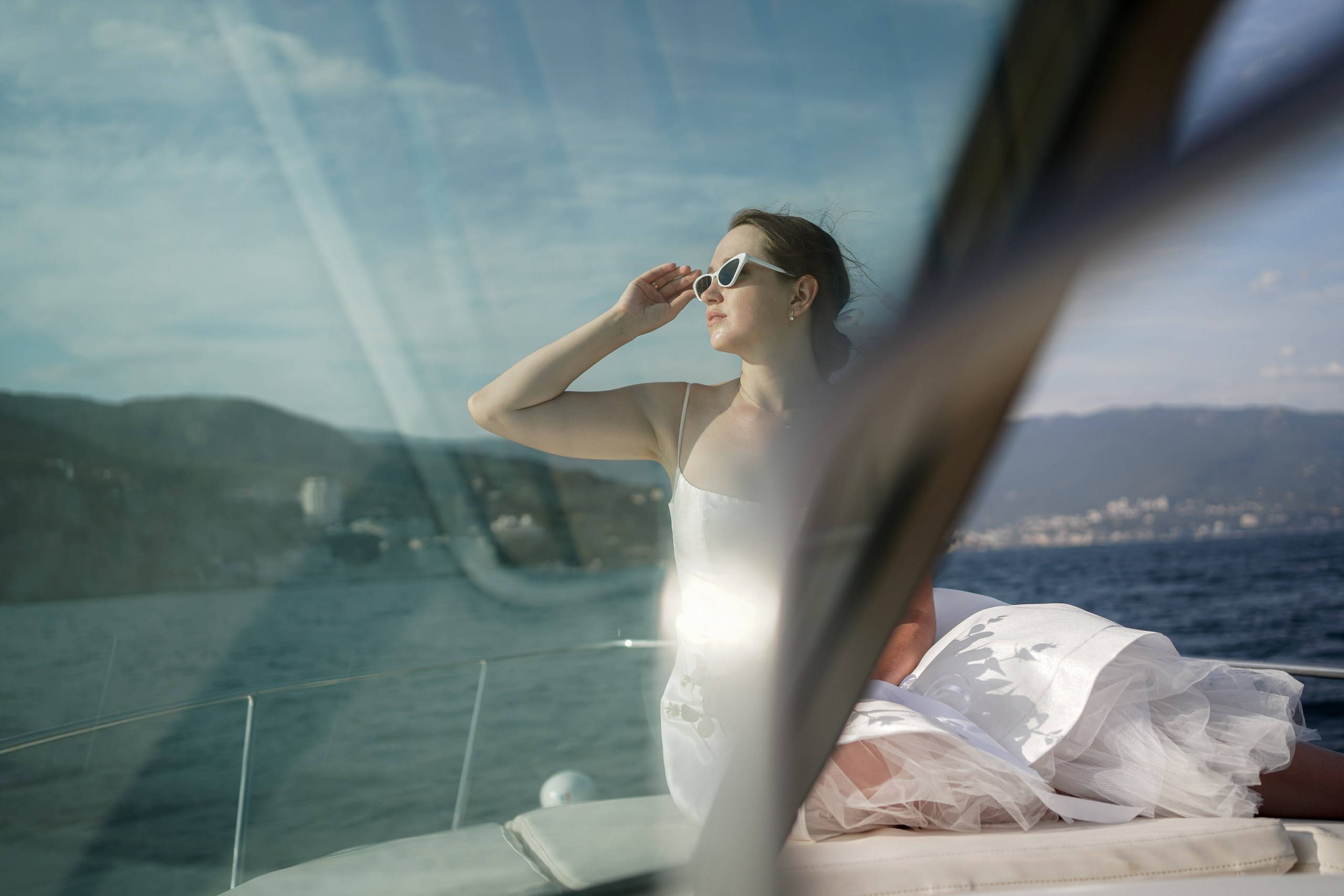 Свадебная фотосессия на катере в Крыму. Фотограф из Ростова-на-Дону Алёна Чёботова. Алексей и Анастасия. Свадебный фотограф в Ростове-на-Дону. Таинство Крещения и Венчания, семейные фотосессии. Алёна Чёботова