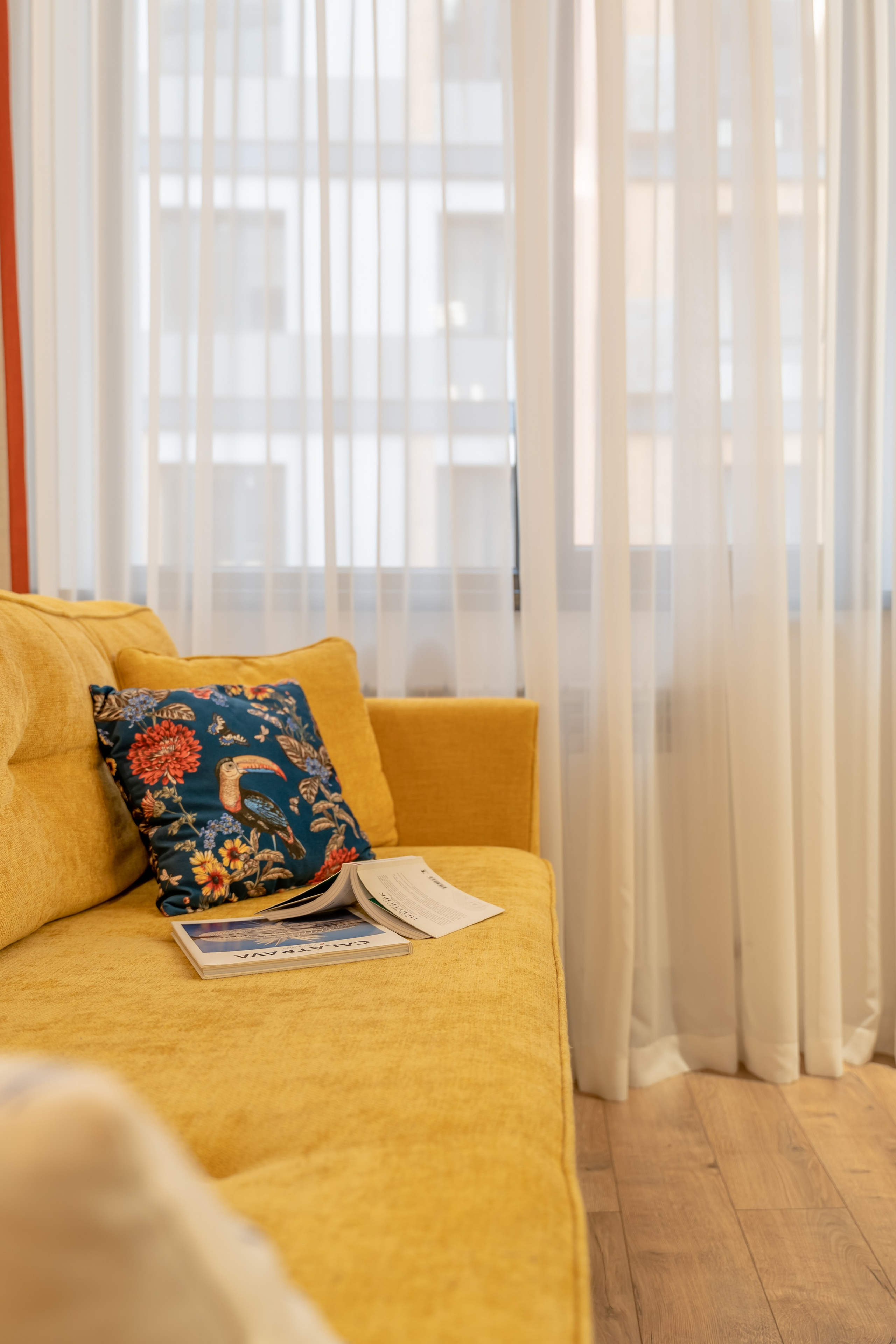 Алматы, Bureau2×2 — реализованный дизайн-проект квартиры, апрель 2023. Интерьерный фотограф Алматы