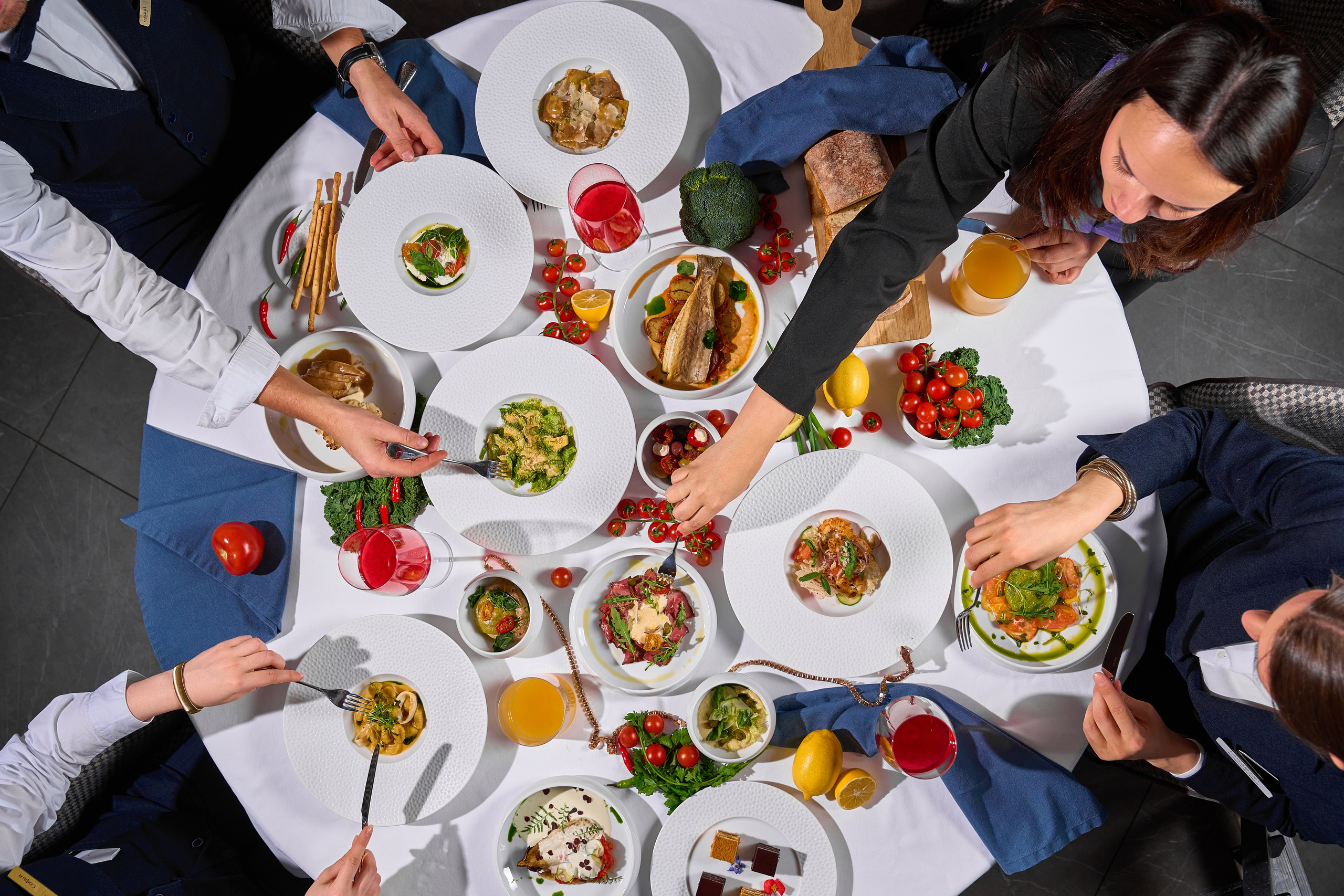 COSMOS ITALY — СЪЕМКА МЕНЮ