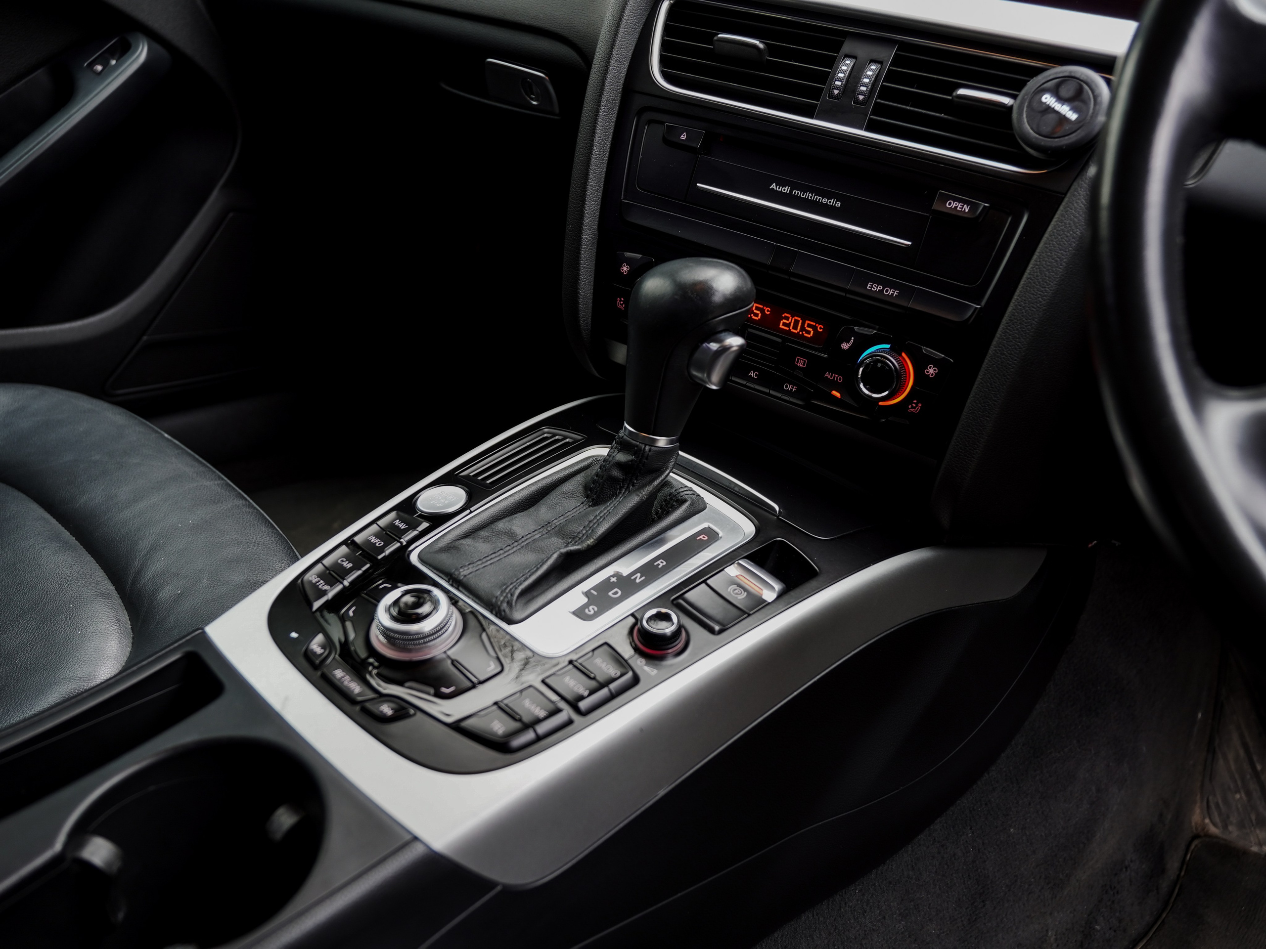 AUDI A4 B8 AVANT. Opasnophoto