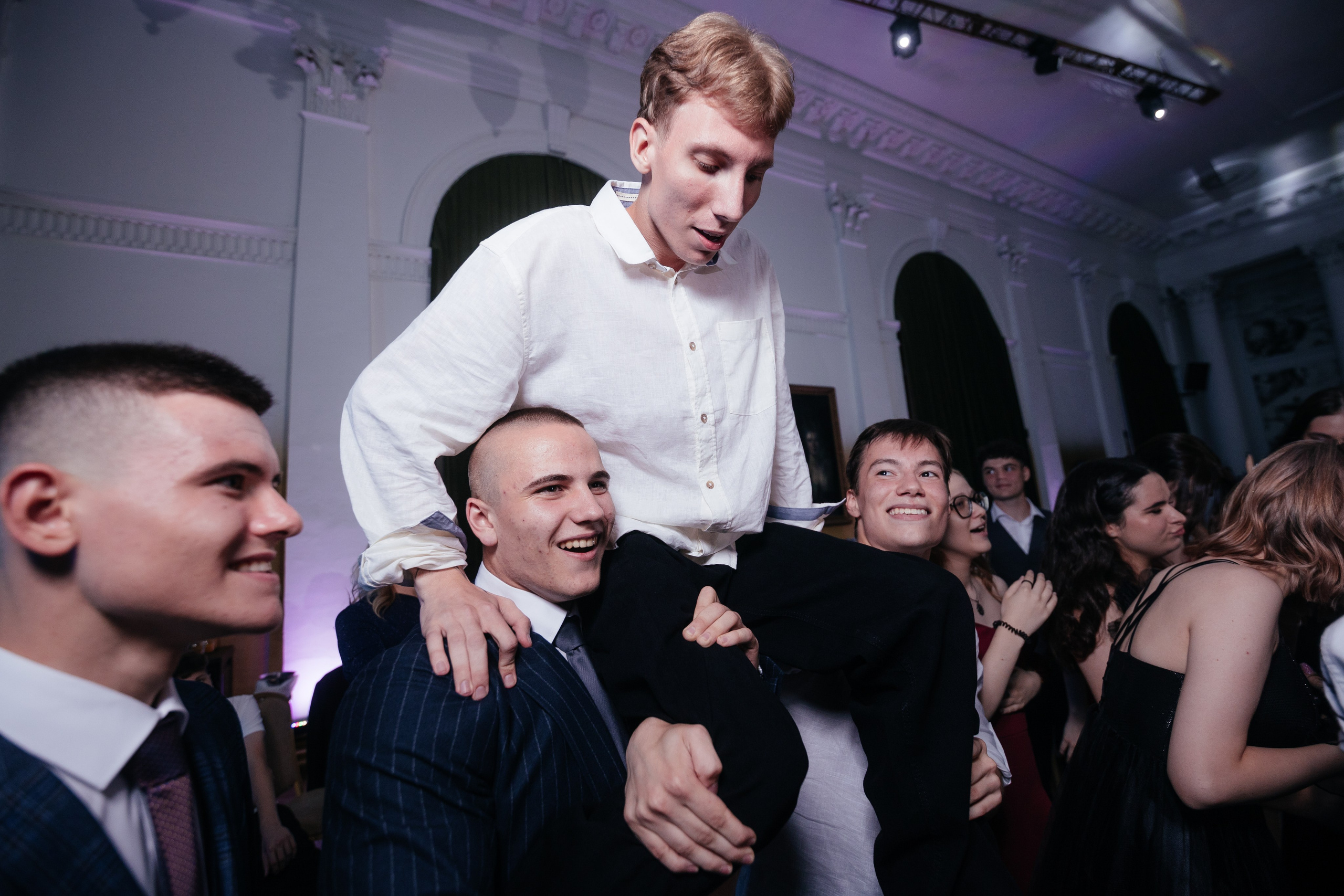 Выпускной 11 класс. Фотограф Крохин Олег