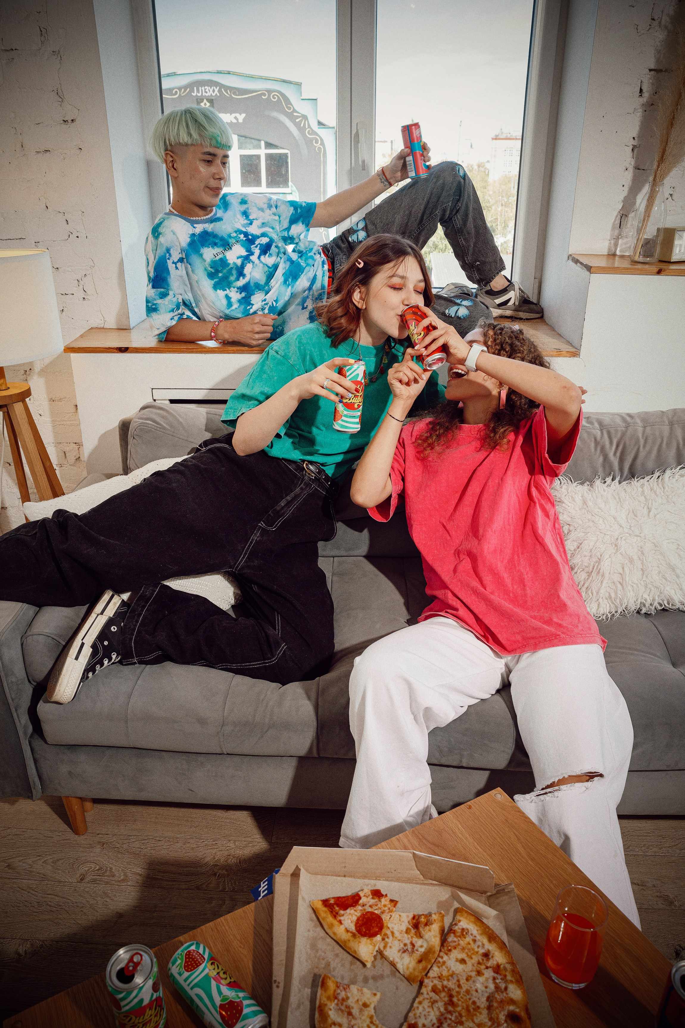 Продуктовая съемка Красногорск, фотосъёмка товара, съемка на маркетплейсы, контент для соцсетей, рекламная съемка напитков, фудфотограф Москва и СЗАО, Митино, Истра, Нахабино, сет дизайн, rich контент, съемка продукта с моделью молодежью, продуктовая съемка в стилистике тусовки, вспышка в лоб