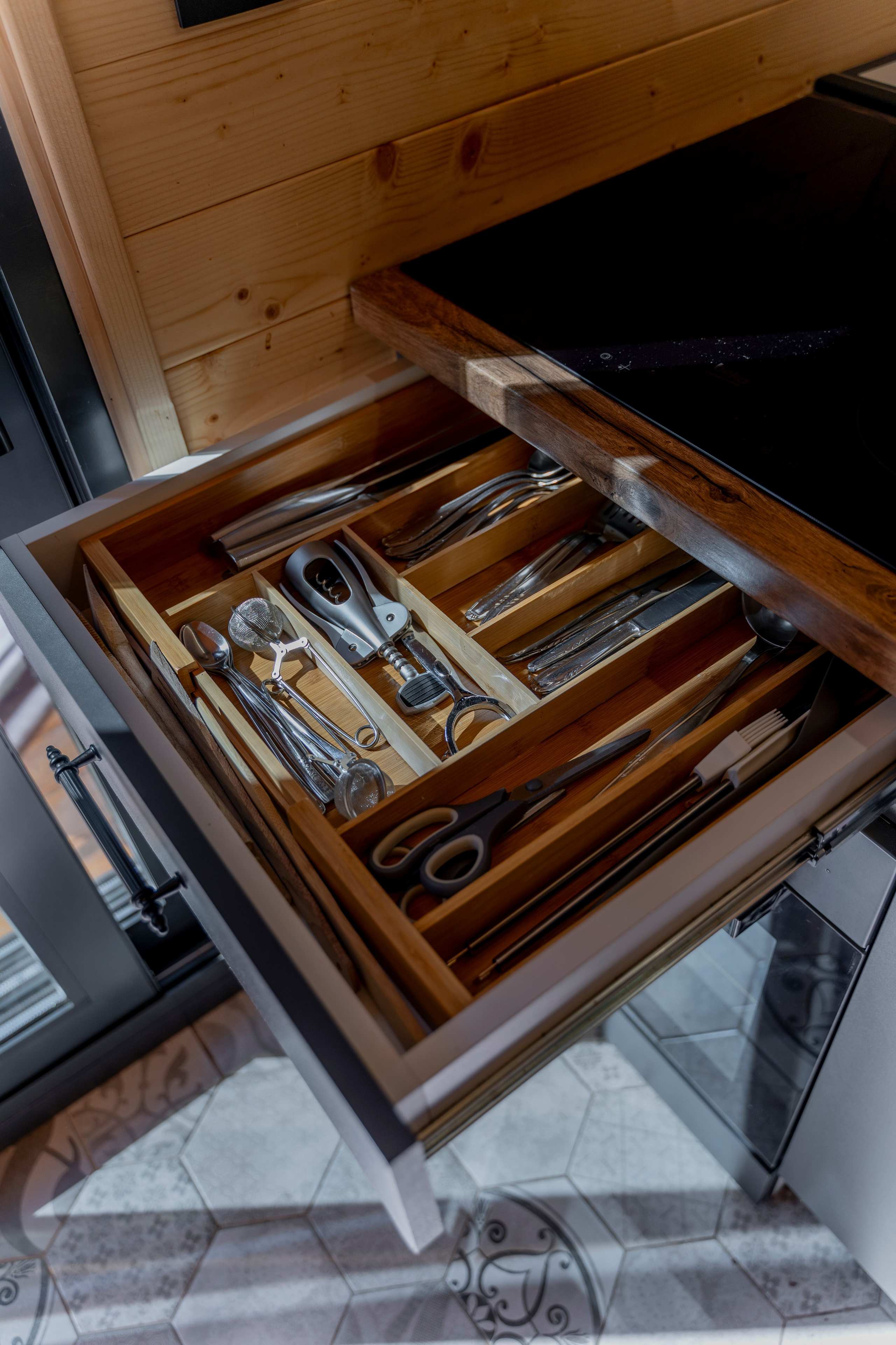 Viktorija Chalet. Photographer Liana Sudets Serbia Kopaonik Brzece Brus