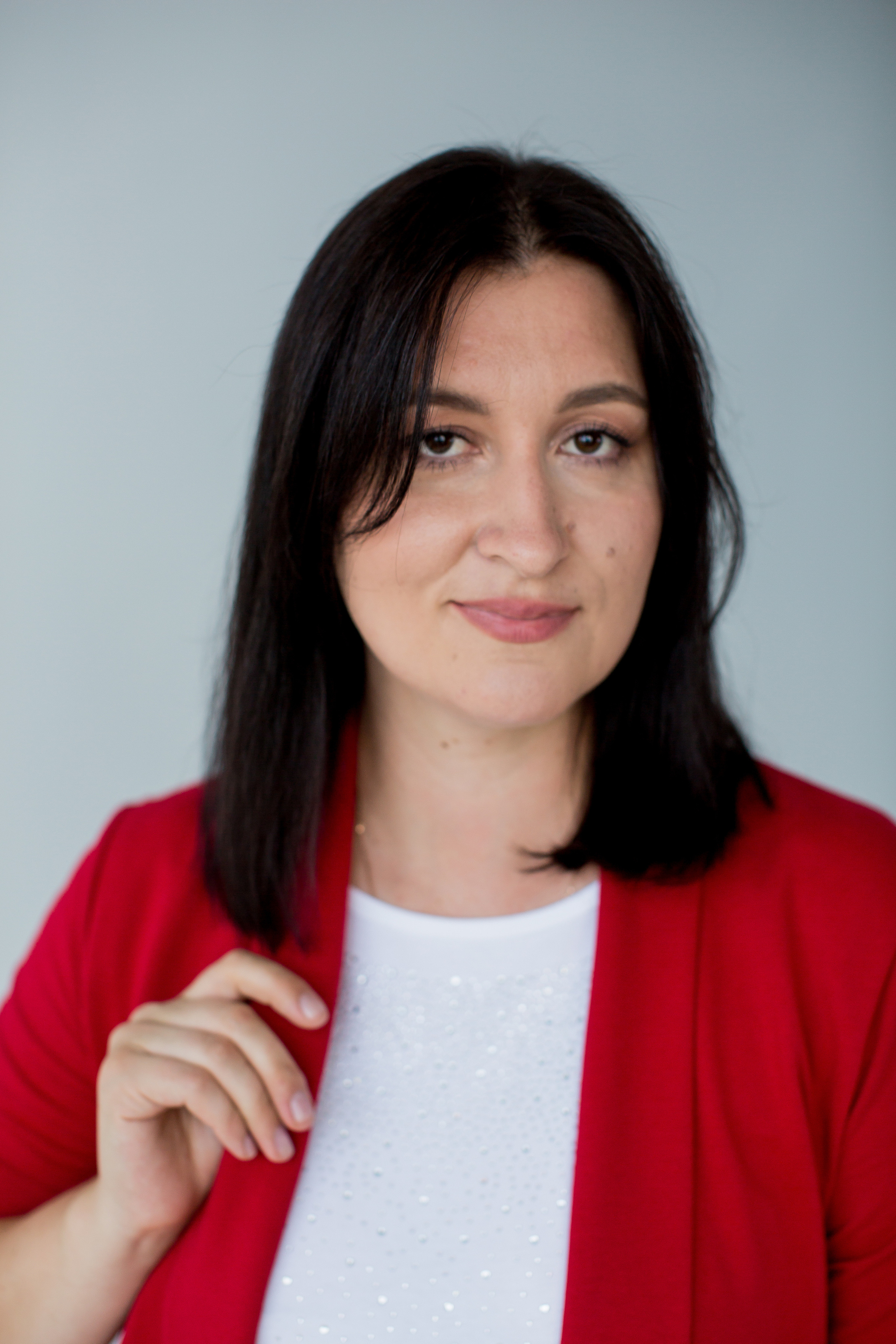 Контент съёмка для эксперта по электродепиляции. Портретный фотограф в Красноярске Акифьева Евгения