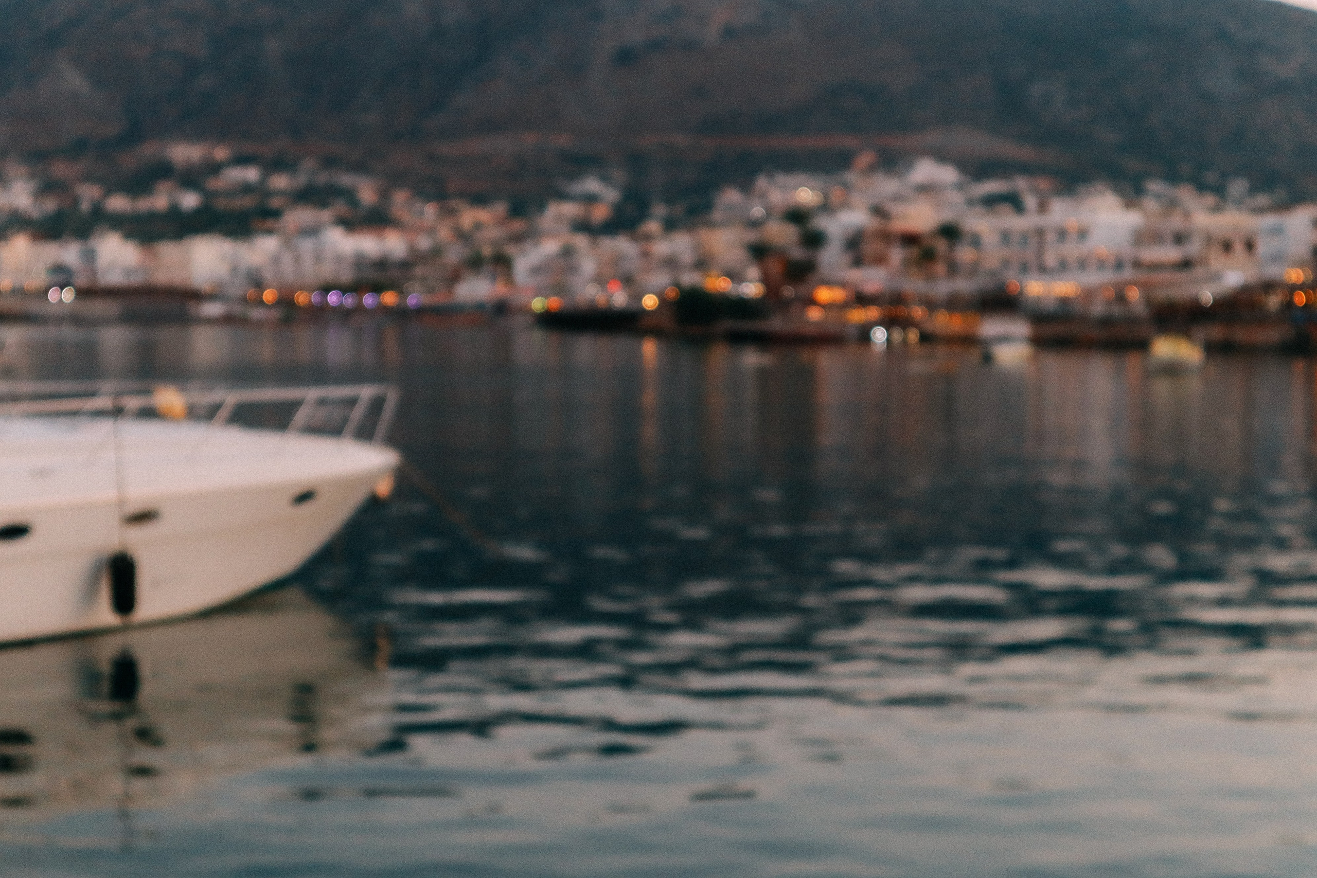 Крит. Аня Степанова