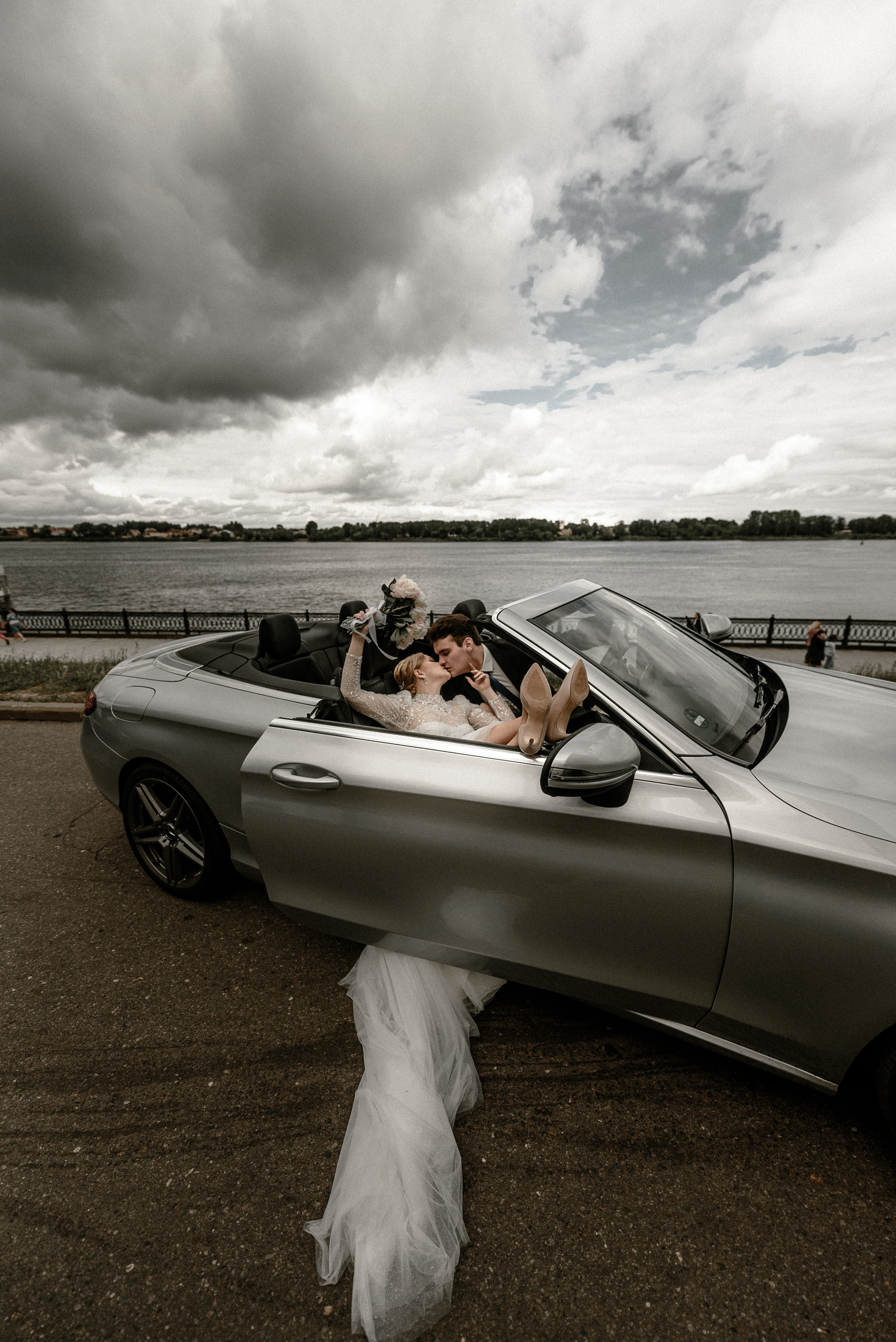 Свадебная фотосессия в кабриолете Ярославль