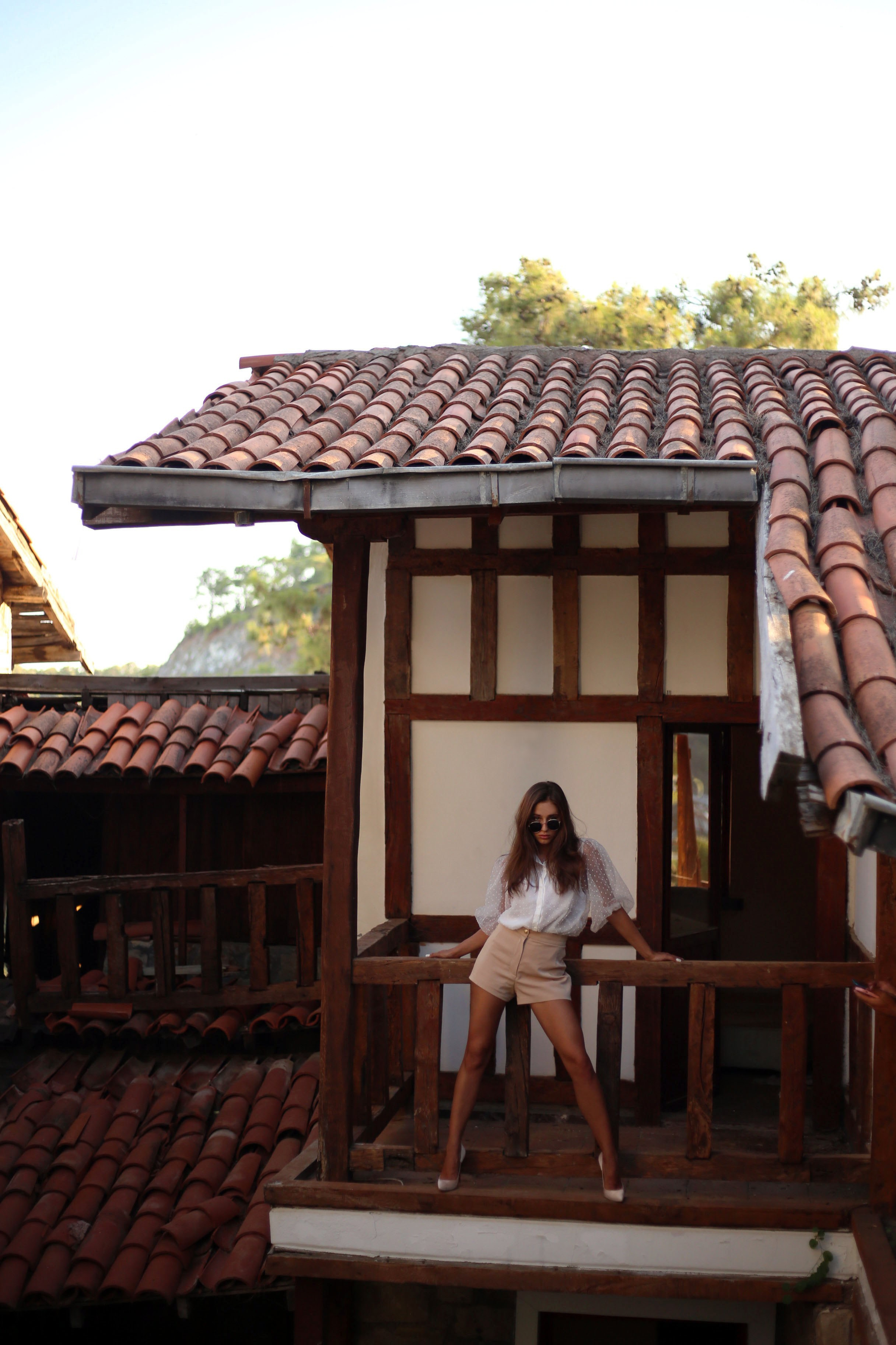 Индивидуальная фотосессия в заброшенном отеле в Кемере. Профессиональный фотограф в Турции Анталии Кемере Сиде Белеке Алании