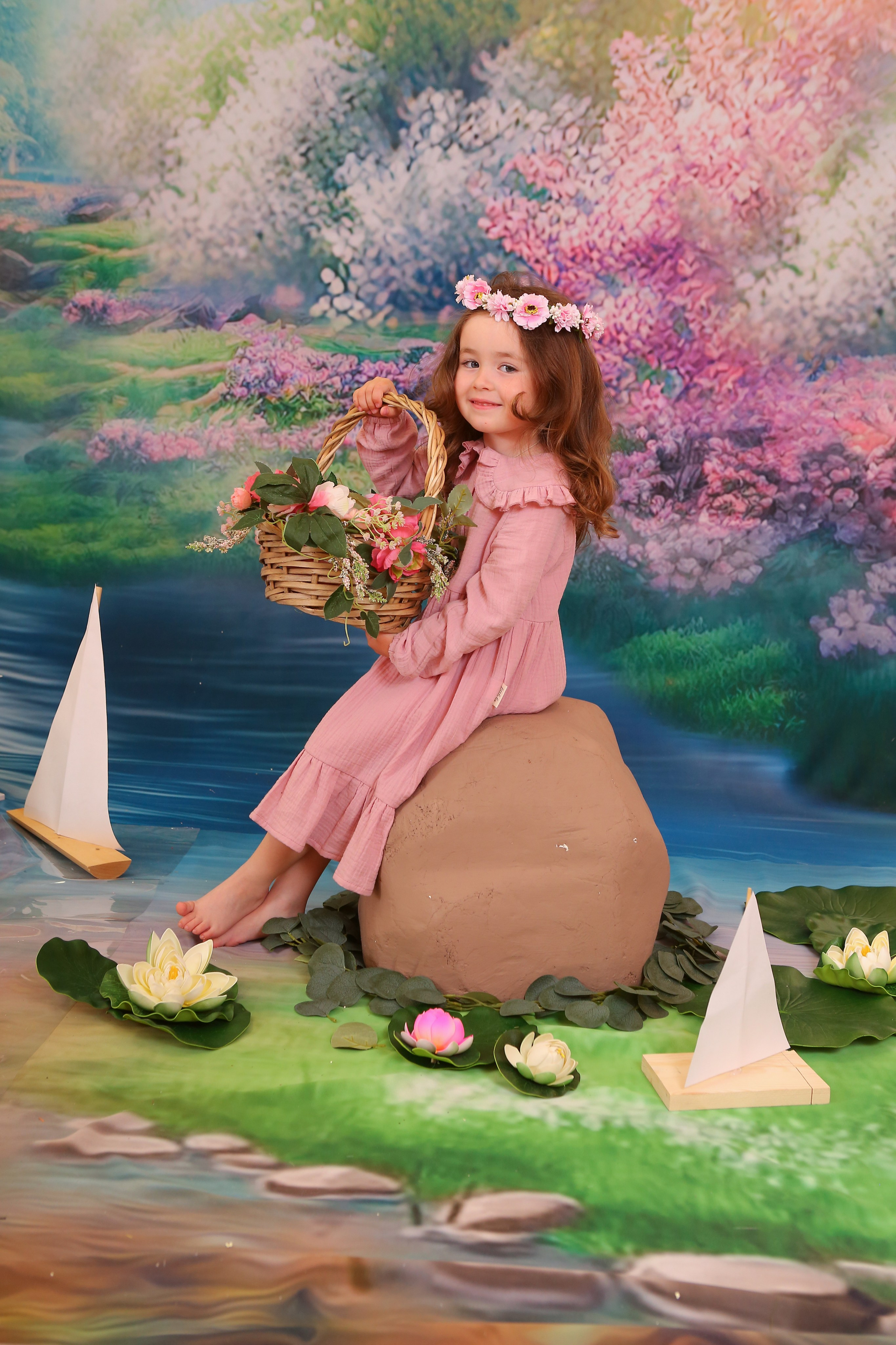 Цветочная лодка. Студия детской и семейной фотографии 12кадров