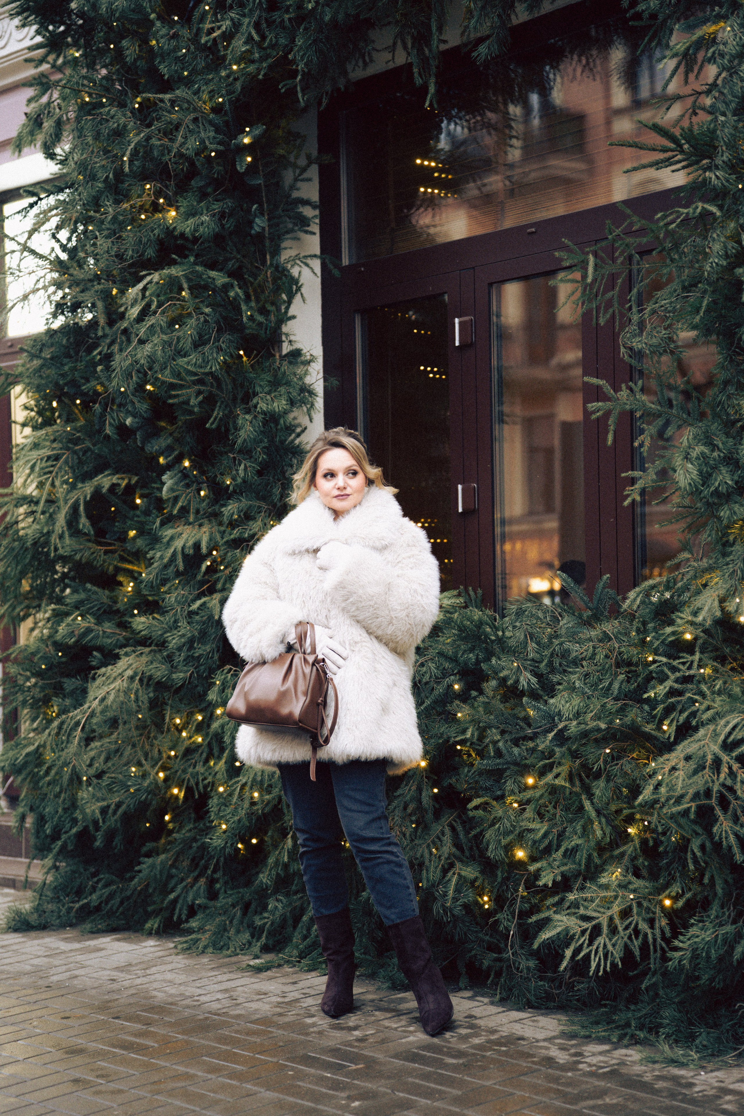 НОВОГОДНЯЯ ФОТОСЕСИИЯ В СТУДИИ ДЛЯ ДЕВУШКИ И ПРОГУЛКА ПО ЧЕРНЫШЕВСКОЙ. Профессиональный фотограф, Санкт-Петербург — Виктория Богомолова