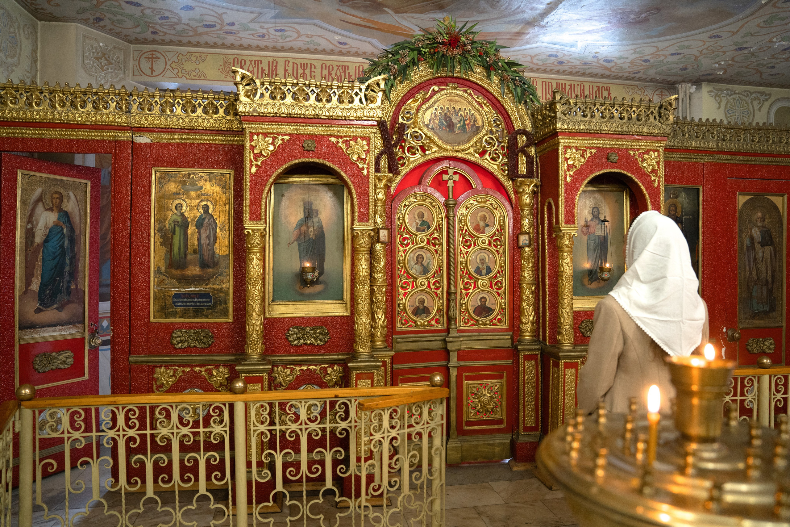 Съемка Таинства Крещения в храме Архангела Михаила в Тропареве. Семейный и детский фотограф в Москве Екатерина Офицерова