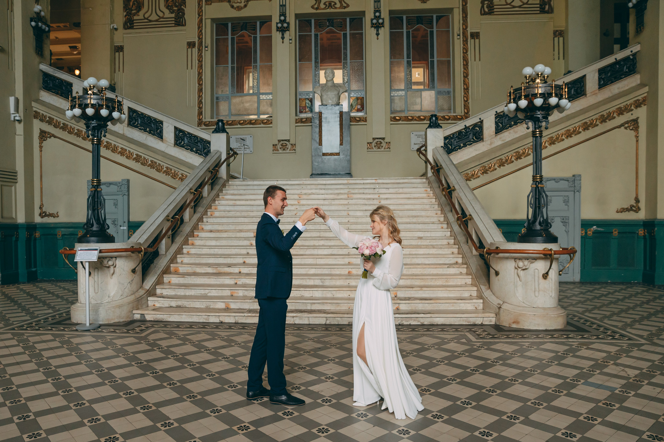 Надя и Валера, ЗАГС Доблести и Витебский вокзал. Семейный фотограф в Санкт-Петербурге Алиса Мохова