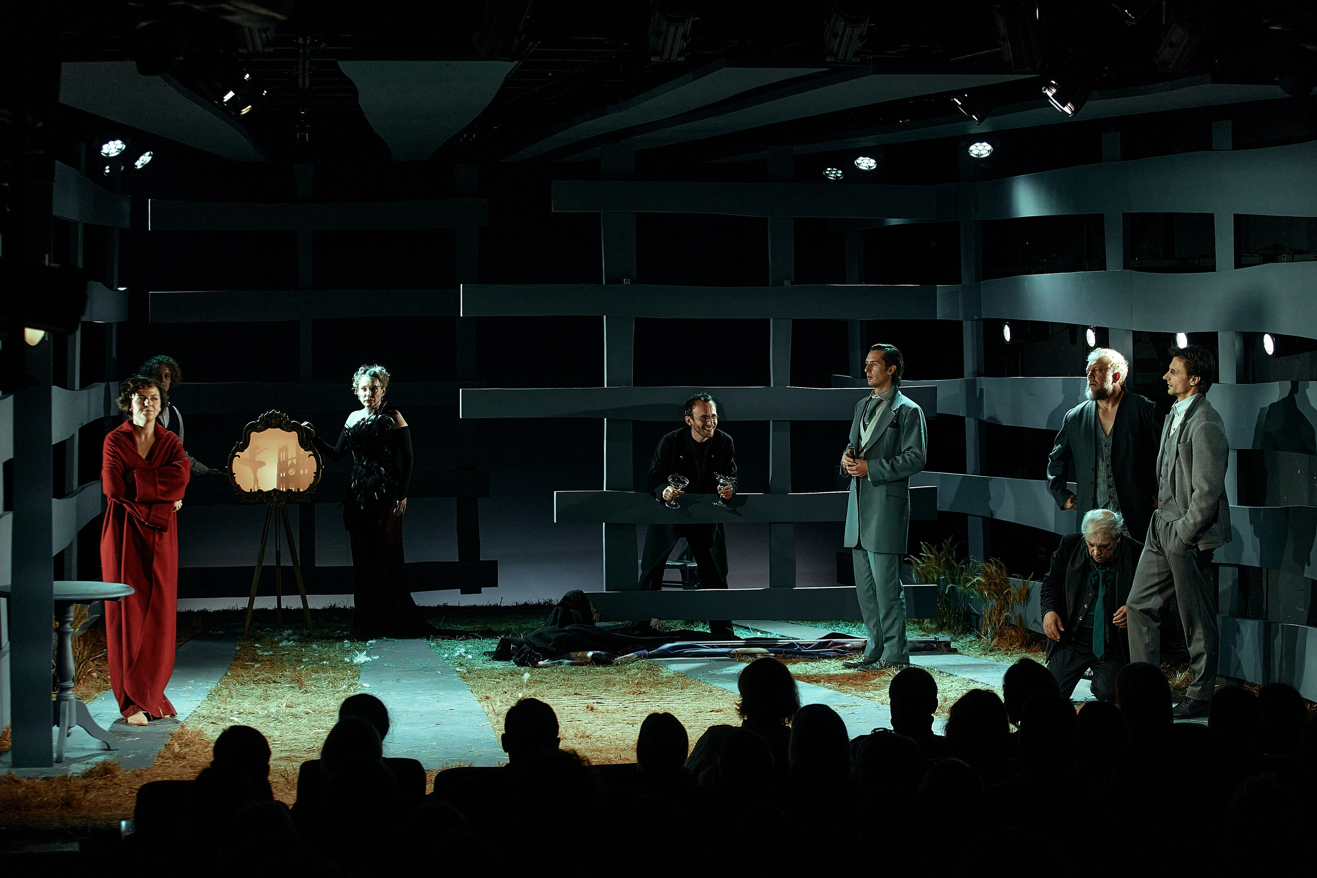 Бесприданница. Приют комедианта. Фотограф Нина Антонова