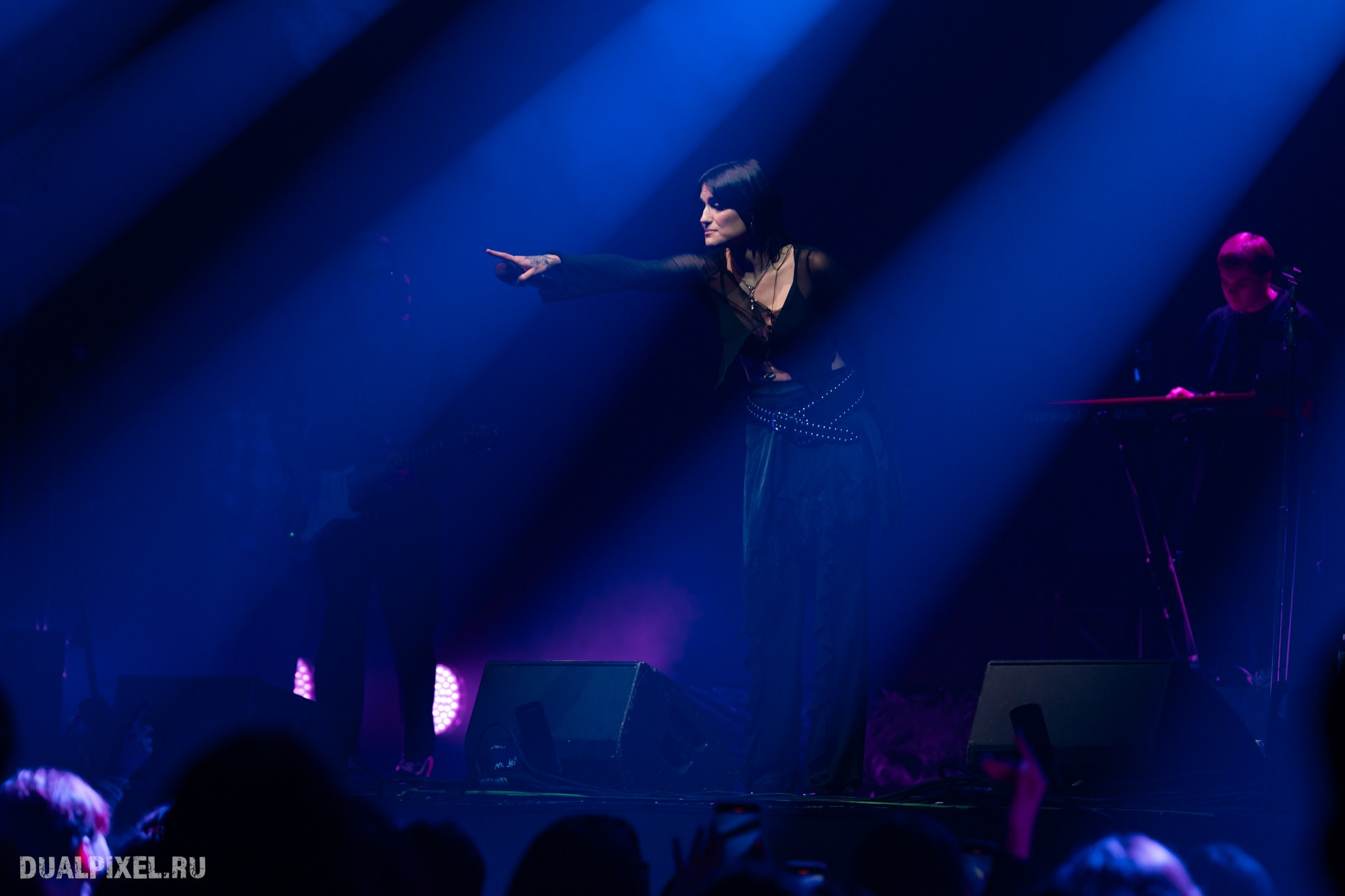 Mona. Магия музыки в кадре: Концертная Фотография