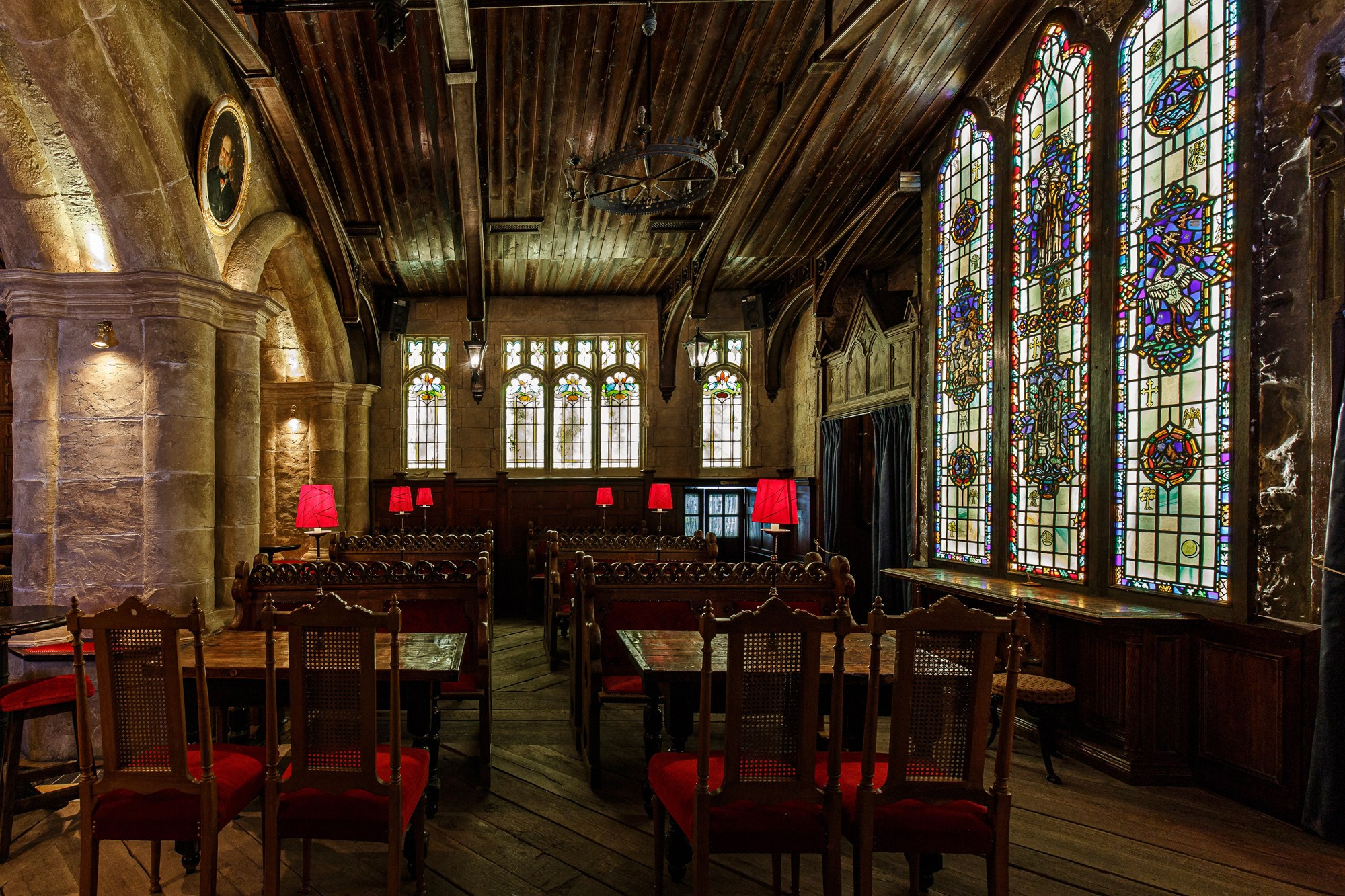 Black Swan. Photographer Ksenia Kolesnikova. Interior, Product, and Portrait Photography in Moscow