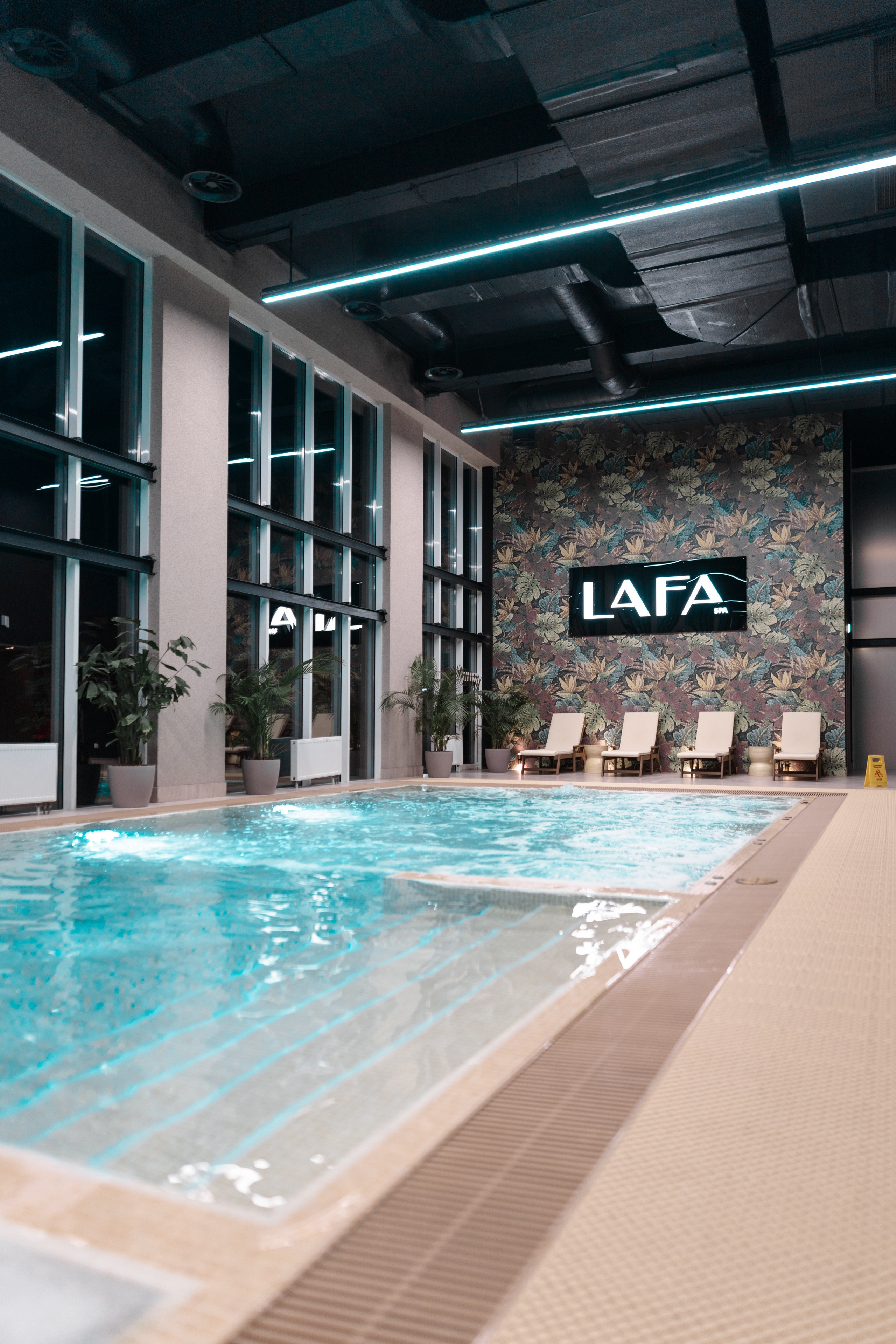 Аквазона для отеля FЮNF Luxury Resort & Spa. Фотограф Олег Сотник