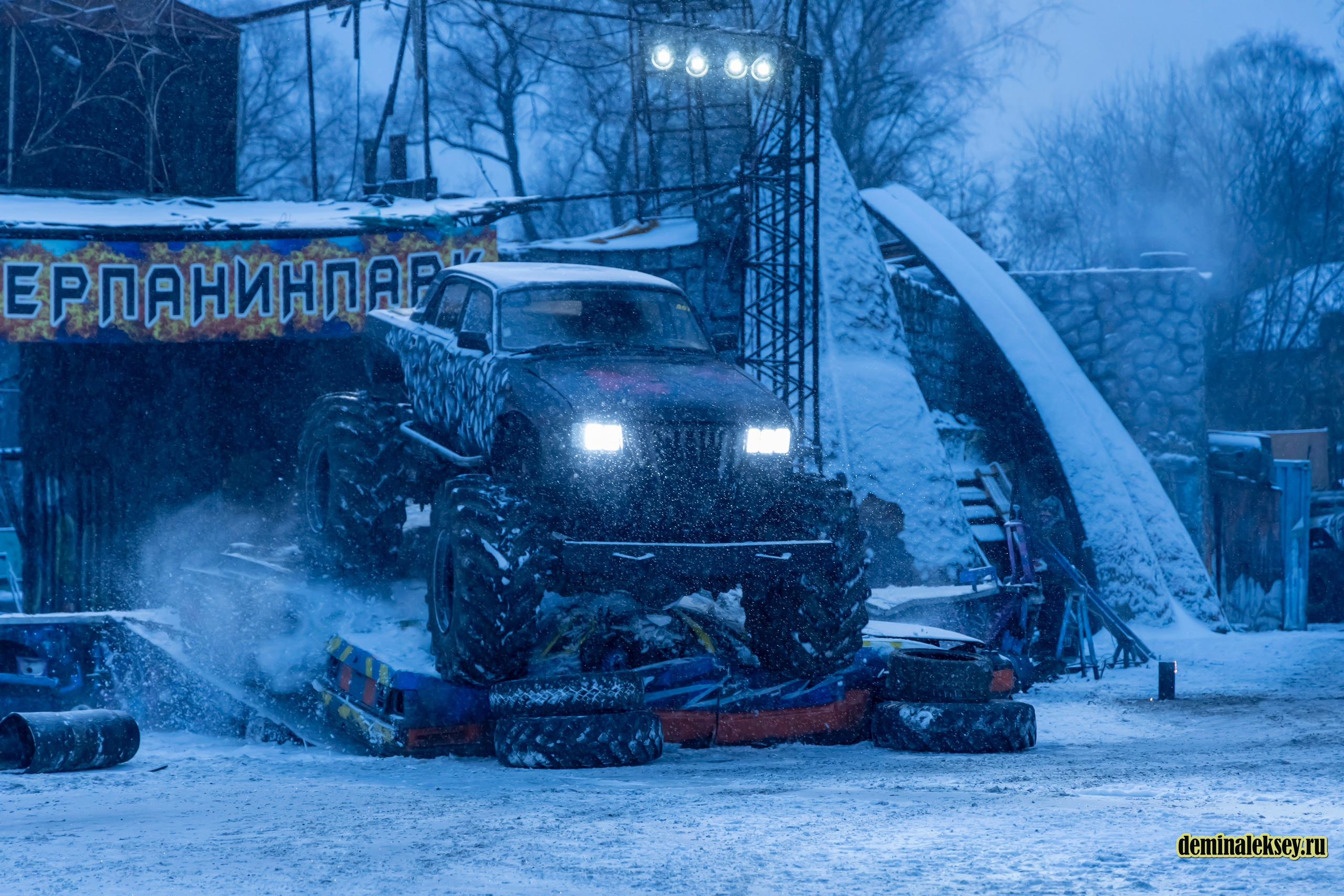 Танки против Монстр-Траков. Репортажный, семейный и студийный фотограф в Москве Демин Алексей