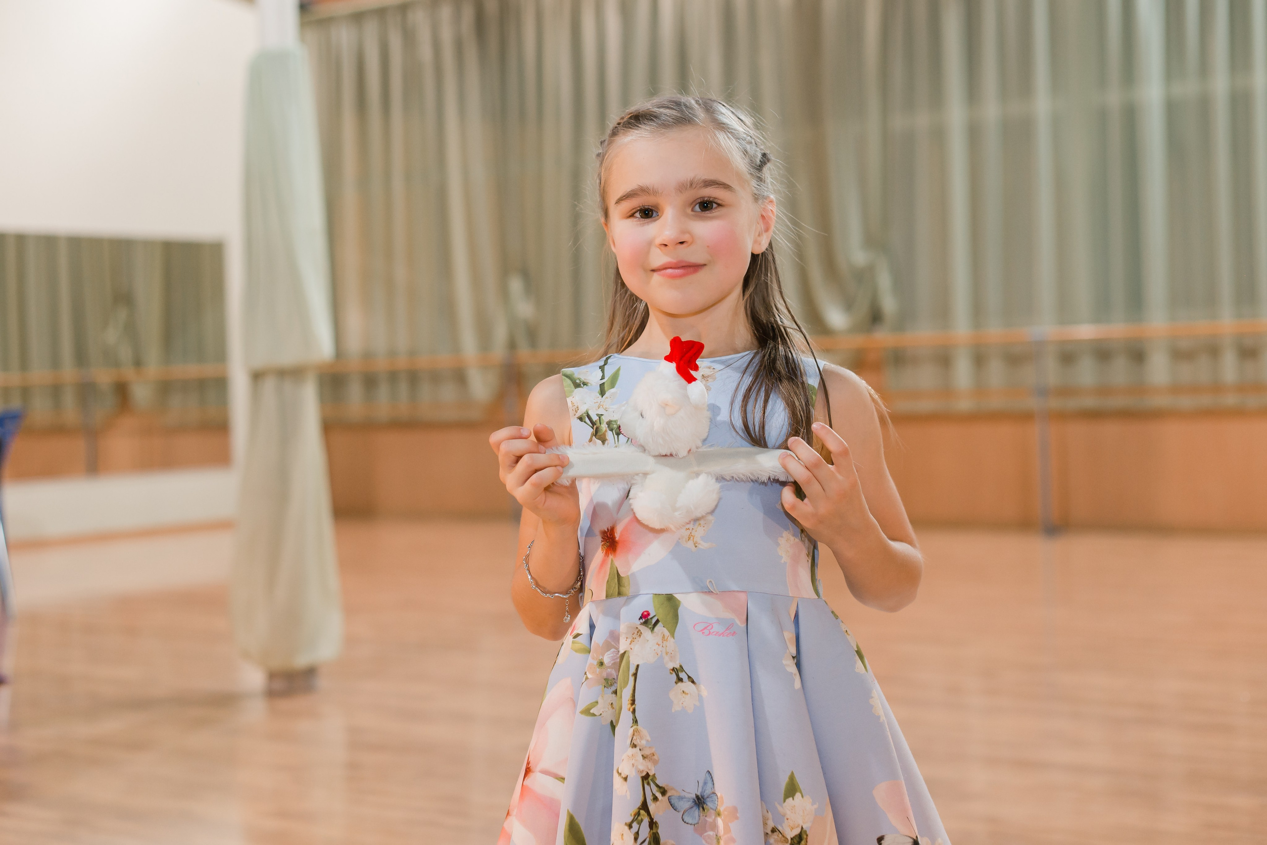 Фотосъемка детского дня рожденья. Видеосъемка и фотосъемка свадеб. Фотограф и оператор на свадьбу. Видеосъемка подкастов, собственная видео-фотостудии. Предметная фотосъемка