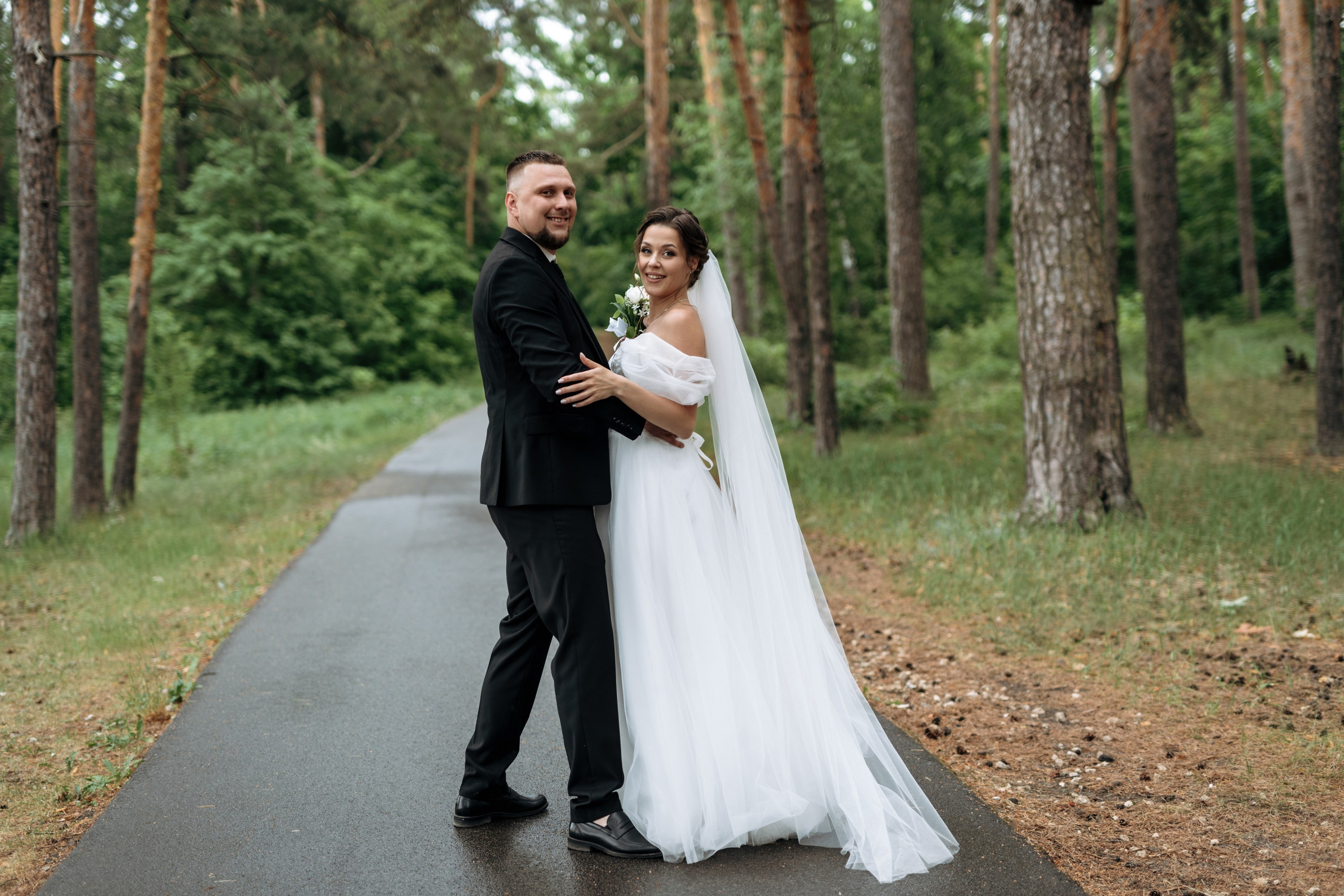 Свадебный день Яны и Максима, прогулка в лесу, Картинная галерея в Тамбове. Свадебный фотограф в Тамбове Павел Четвертков