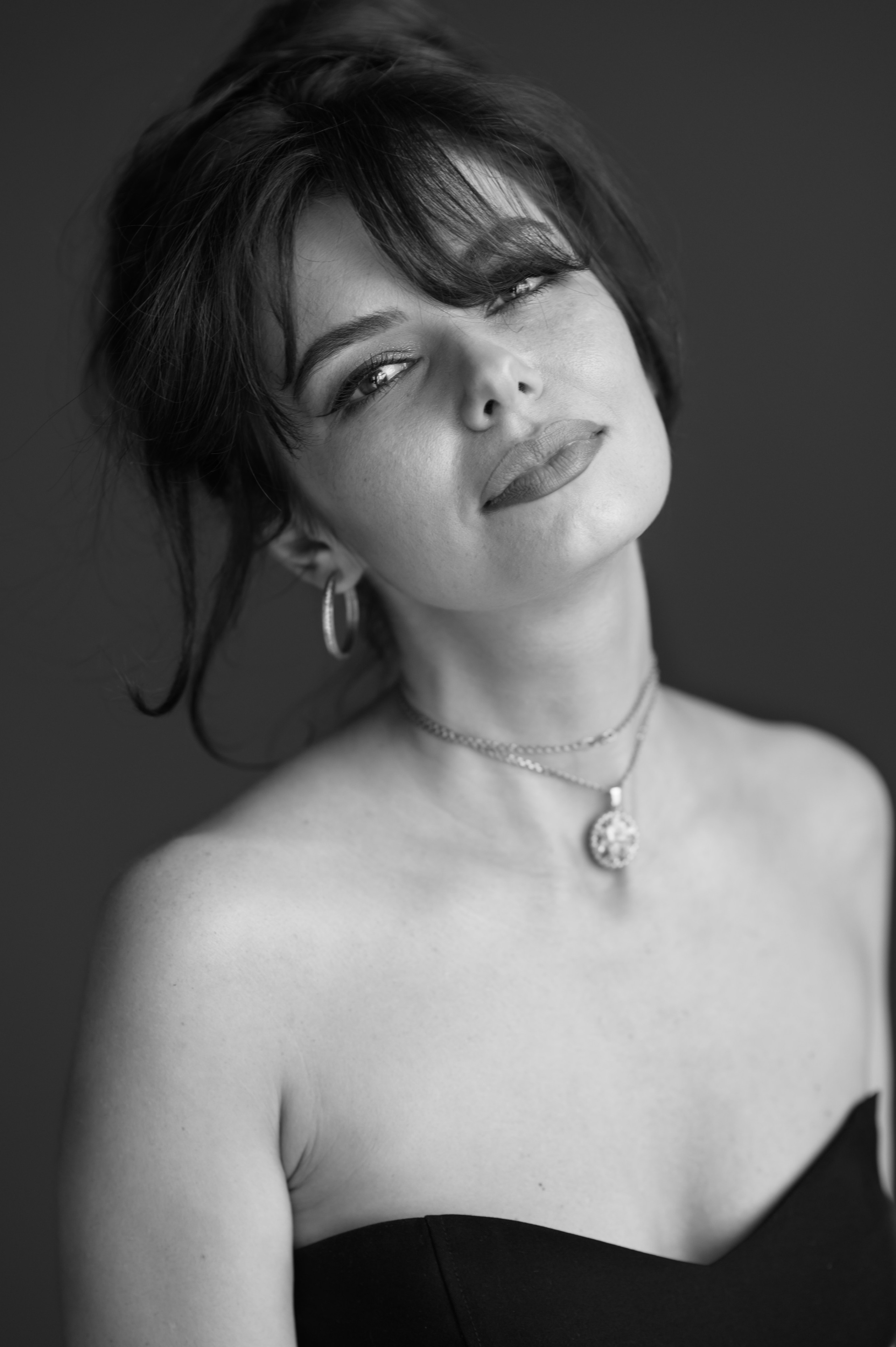 Студийная портретная фотосессия с естественным светом