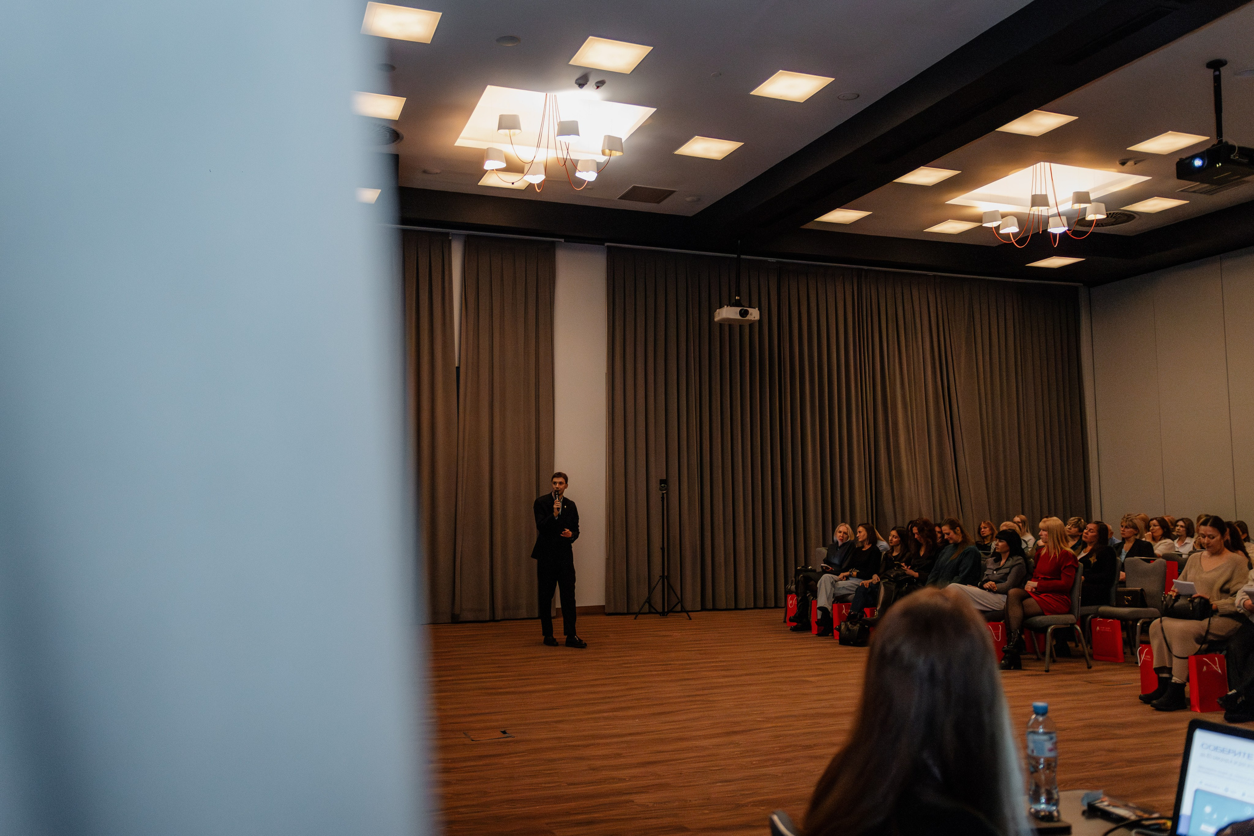 РУССКИЙ ЭКСПРЕСС