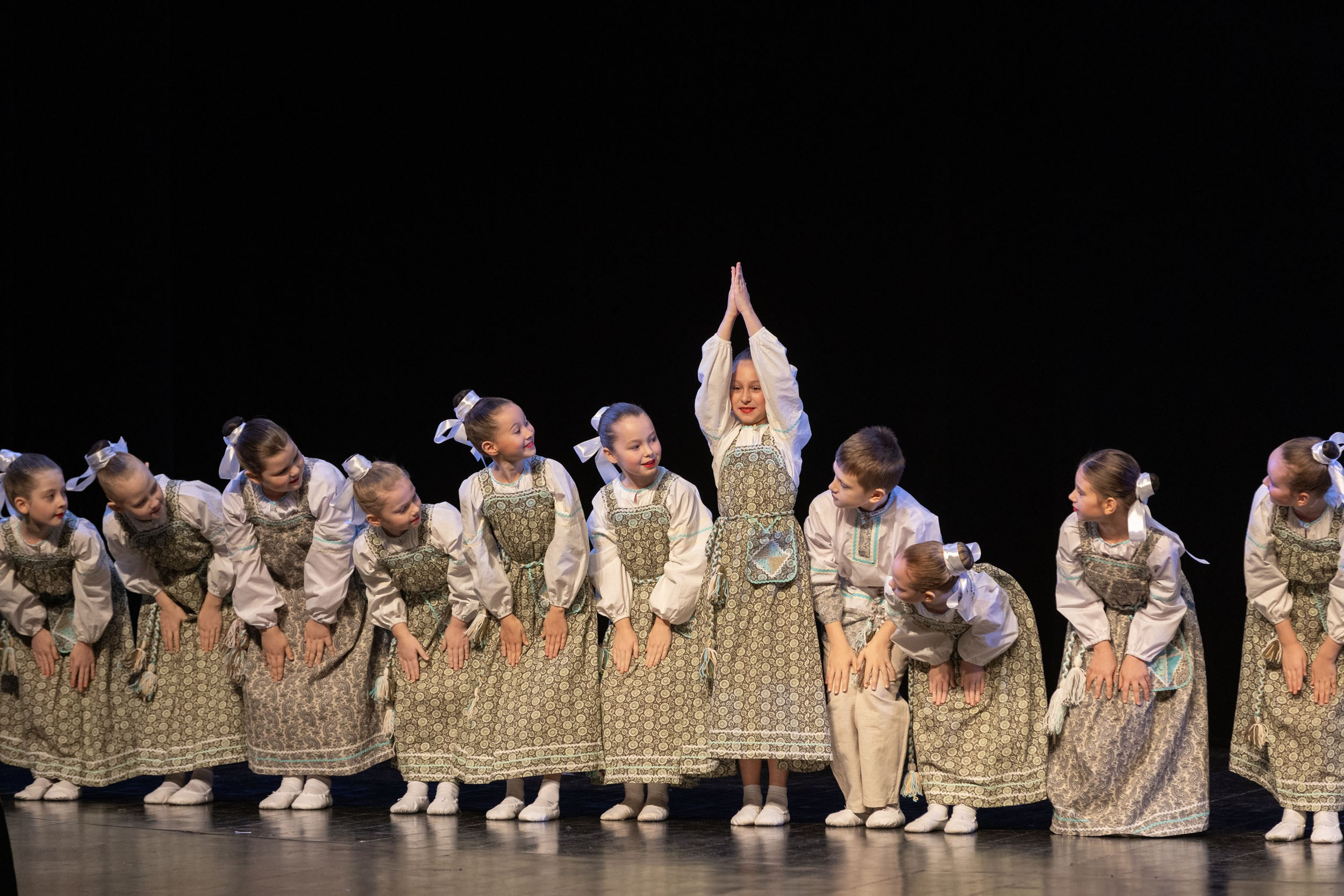 Профессиональная фотосъемка танцевального концерта.