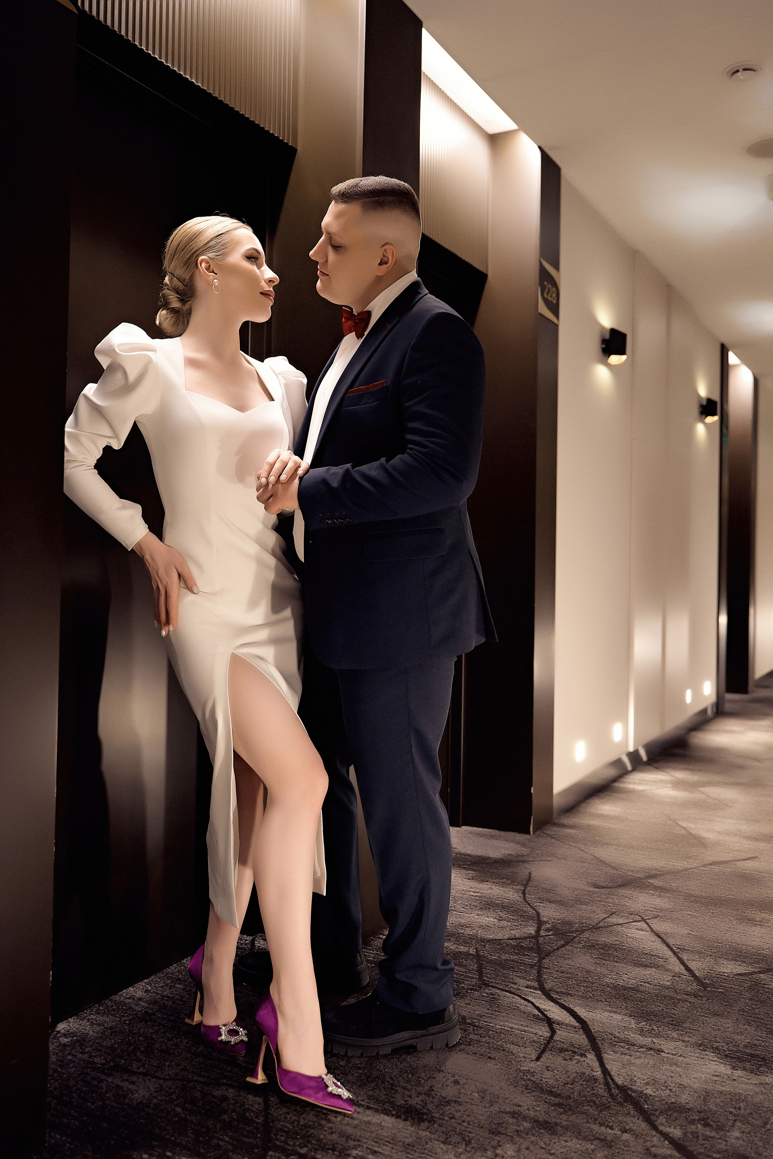 Свадебная фотосессия в отеле. Индивидуальный и семейный фотограф в Москве и городе Видное. Свадебный фотограф в Москве. Свадебный фотограф в Московской области. Свадебная фотосессия 2023. Заказать свадебную фотосессию. Фотограф недорого. Красивые свадебные фотографии. Душевный фотограф. Фотограф Видное. Фотограф Домодедово. Фотограф Бутово. Фотограф Москва. Фотограф Царицыно. Свадебная фотосессия в Царицыно. Семейная фотосессия. Контент-фотосессия в Москве. Контент-фотограф. Визуал для эксперта. 