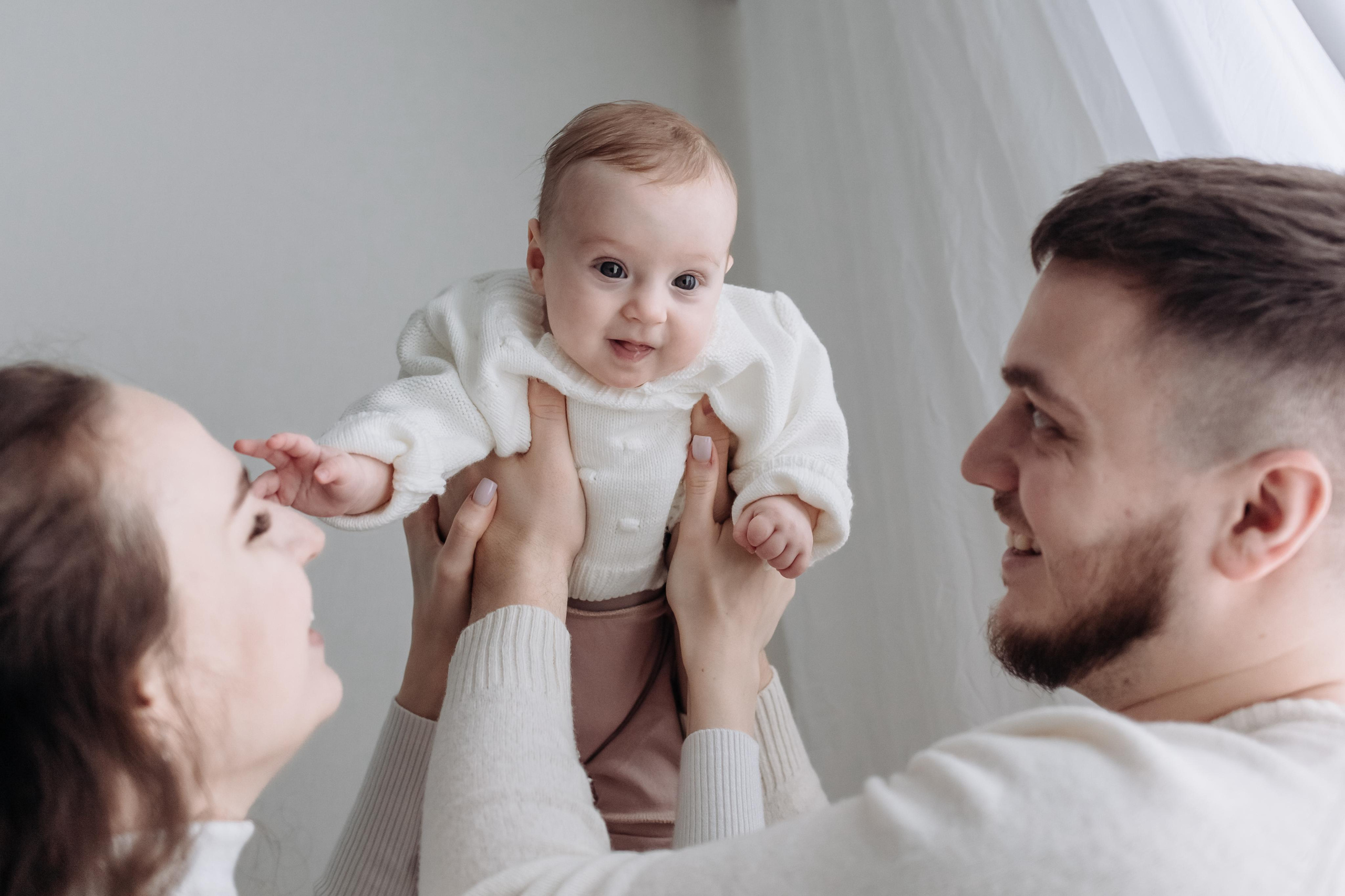 Домашняя семейная фотосессия в Москве, Домодедово, Видное, Бутово, Щербинка. Семейный фотограф Москва и Московская область. Семейная фотосессия на природе. Фотосессия детского праздника. Фотосессия юбилея. Фотосессия в день рождения. Фотограф на годик ребенку. Детский фотограф. Фоторепортаж семейного праздника. Детский фотограф Москва.