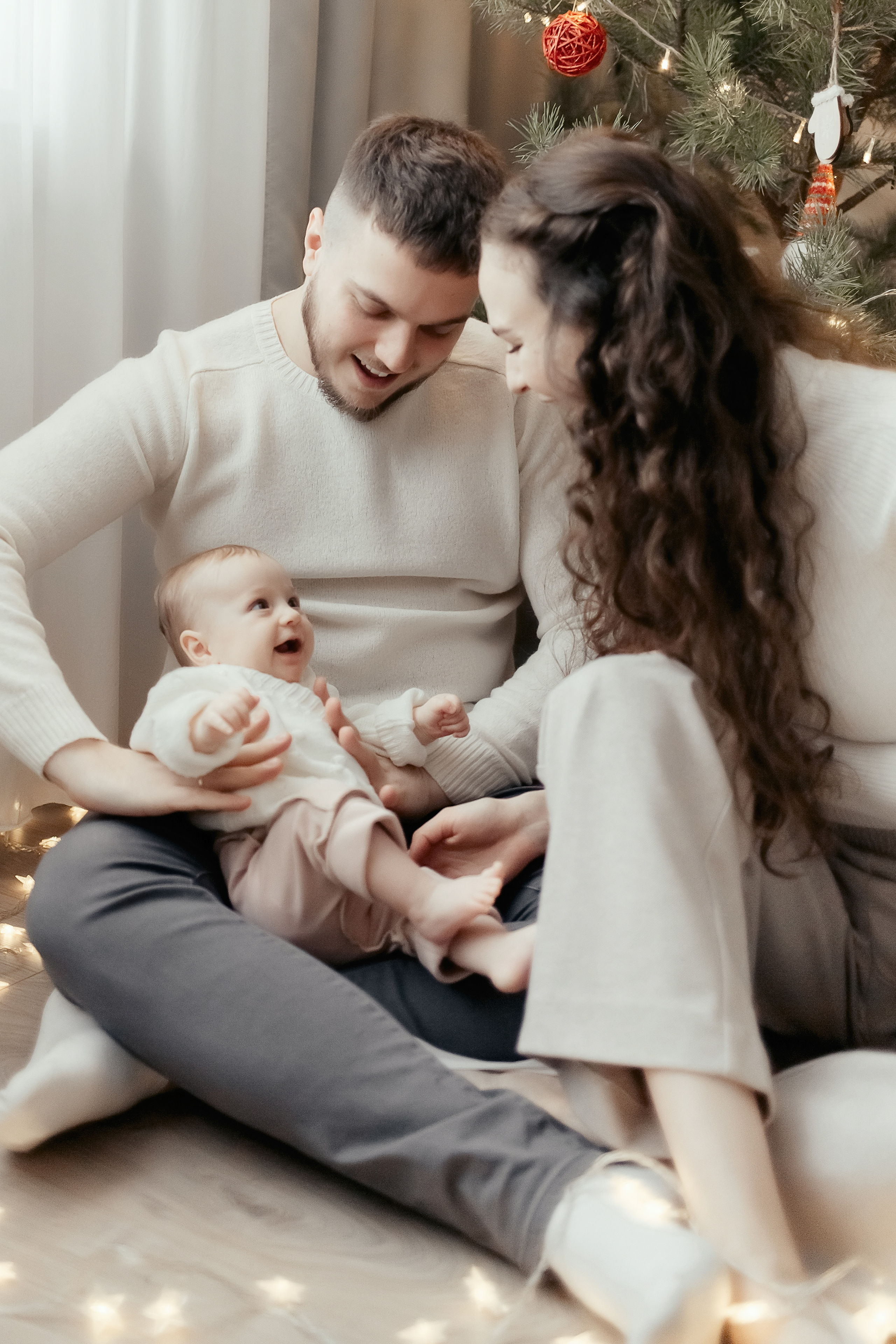 Домашняя семейная фотосессия в Москве, Домодедово, Видное, Бутово, Щербинка. Семейный фотограф Москва и Московская область. Семейная фотосессия на природе. Фотосессия детского праздника. Фотосессия юбилея. Фотосессия в день рождения. Фотограф на годик ребенку. Детский фотограф. Фоторепортаж семейного праздника. Детский фотограф Москва.