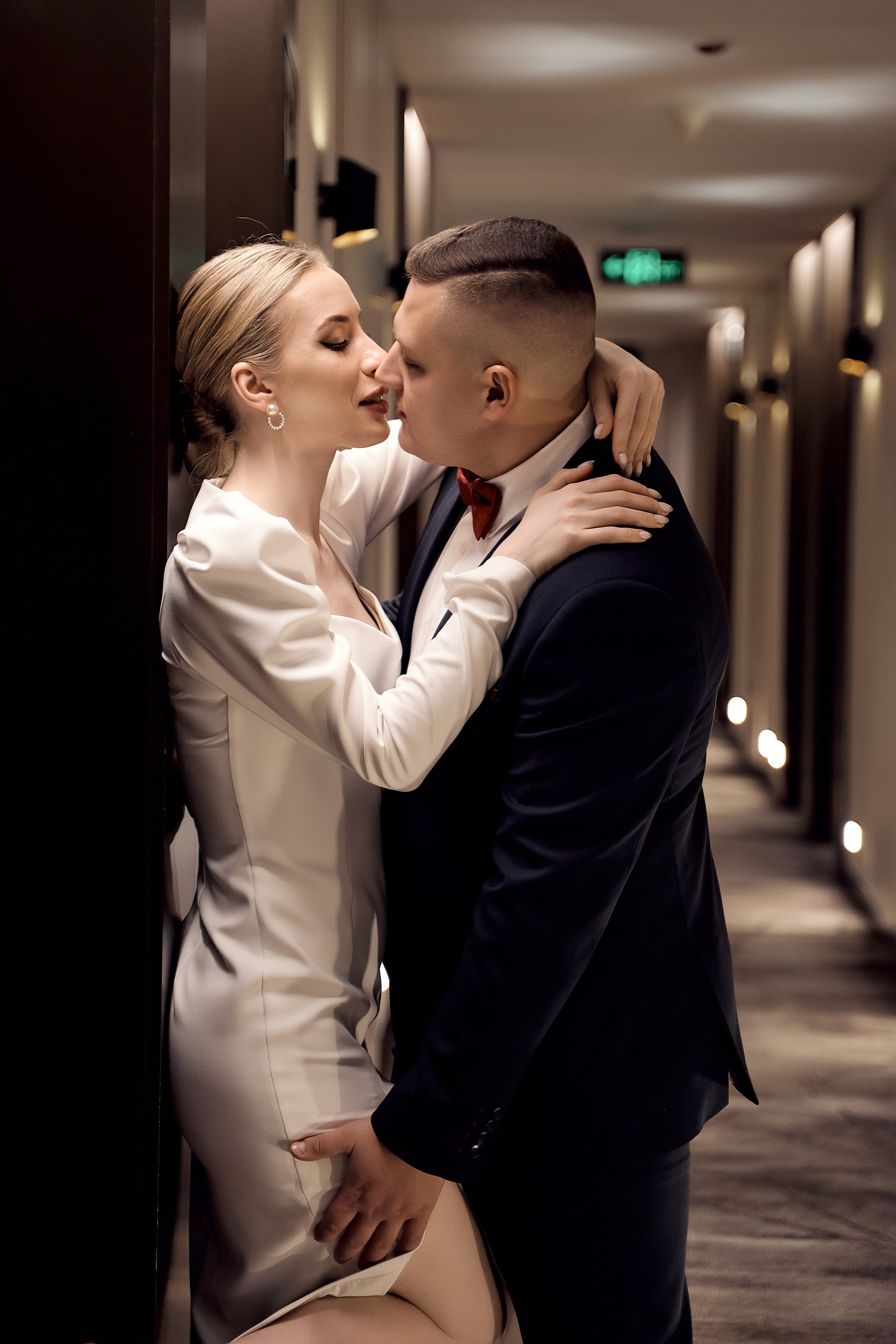 Свадебная фотосессия в отеле. Индивидуальный и семейный фотограф в Москве и городе Видное. Свадебный фотограф в Москве. Свадебный фотограф в Московской области. Свадебная фотосессия 2023. Заказать свадебную фотосессию. Фотограф недорого. Красивые свадебные фотографии. Душевный фотограф. Фотограф Видное. Фотограф Домодедово. Фотограф Бутово. Фотограф Москва. Фотограф Царицыно. Свадебная фотосессия в Царицыно. Семейная фотосессия. Контент-фотосессия в Москве. Контент-фотограф. Визуал для эксперта. 